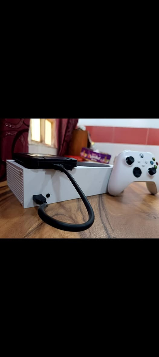 السلام عليكم 🌹

🎮 Xbox Series S للبيع

الجهاز بحالة ممتازة، كامل ويا جميع الملحقات والكيبلات، والجهاز ما مفتوح نهائياً ولوك ستيكر موجود.

📦 الملحقات:
• Original Controller أصلية
• Batteries بطاريات
• Battery Charger شاحنة بطاريات
• HDMI Cable
• Power Cable
• جميع الملحقات كاملة

🎮 Games:
• بي Game Pass
• بي GTA V مملوكة
• بي GTA IV مملوكة
• وبي ألعاب مملوكة إضافية

💰 السعر: 430 ألف قفل 🔒
❌ ما بي أي مجال للتفاوض.

📍 الموقع: الموصل
🚫 No Delivery — ما عندي توصيل

واللي ما يعجبه المنشور أتمنى لا يعلق.

📱 WhatsApp: ***********
