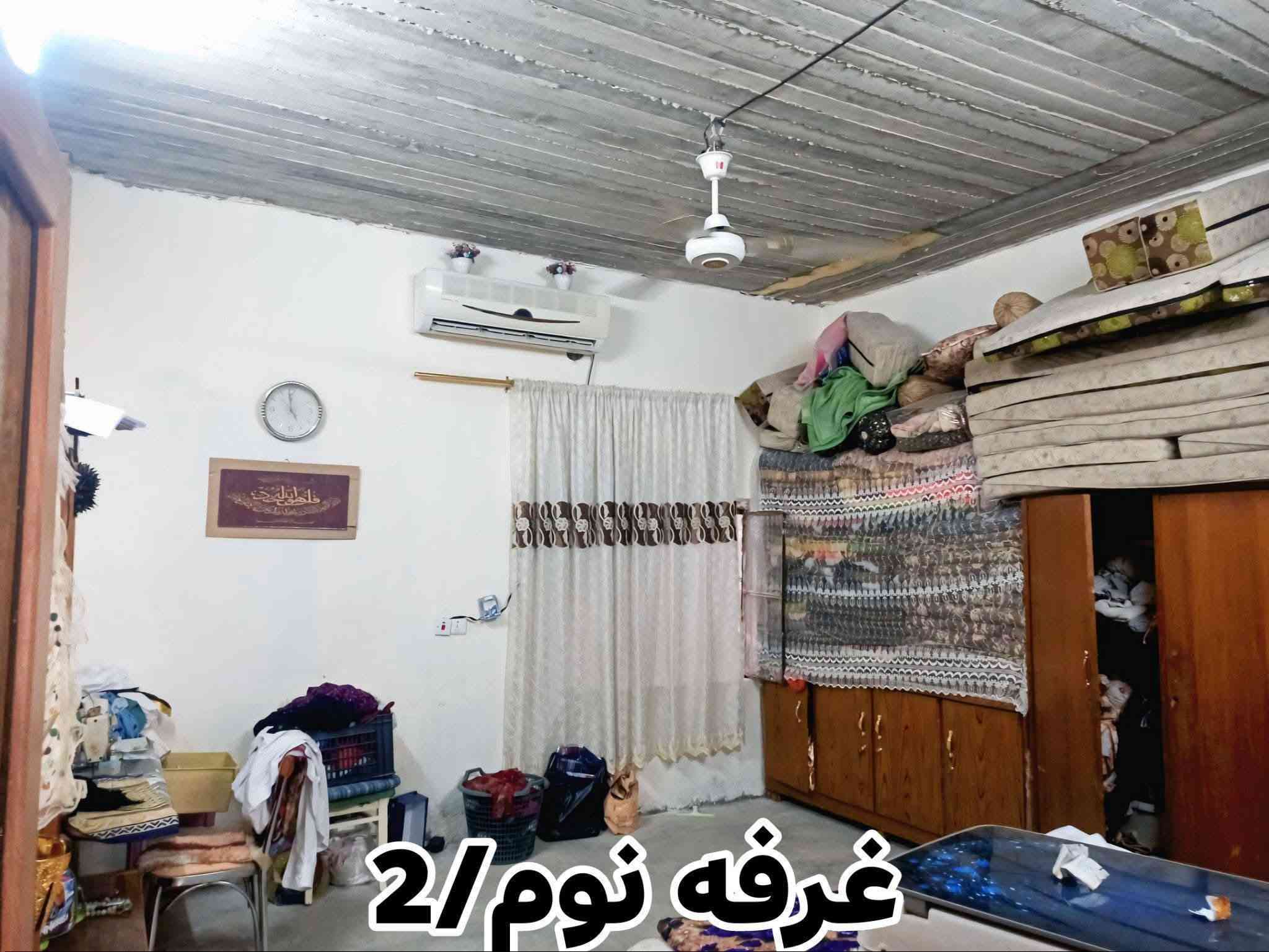 السلام عليكم 
دارللبيع واحد حزيران خلف مسجد التوابين المثلث الذهبي منطقه راقيه وهدوء ،،،200متر  3غرف نوم 2 جو 1 فوك  وبيتونا وهول ومبطخ10×5.م  يعني صاله وحده صحيان داخل وخارج  اوراق كامله  السعرمناسب رقم الهاتف *********** ملاحظه البيت اوراق كامله موطابو للعلم حديقه خارجيه وداخليه

نص مكتوب في الصور:
- واجهيت البيت
- حديقة
- استقبال
- غرفه نوم 1/
- صحيات داخليه
- غرفه نوم 2/
- غرفه نوم 3/3
- بيتونان