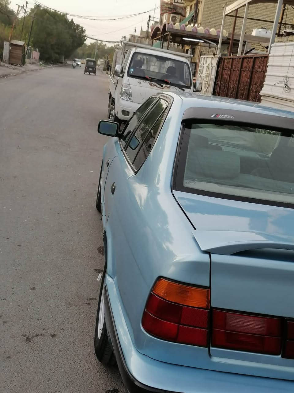 السلام عليكم بيم موديل ٩٠ حجم 525 مكينه مفتوح مكينه كير تبريدمكفولات صدر خلفي امامي كله جديد تخم تاير جديد مكفوله من ضربه لقويه لغد شاصي حوض صندوك تكم كله كفاله مصبوغه لجماليه سعر 58 مكان بغداد الدوره ***********
