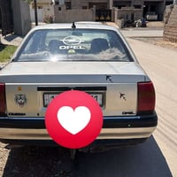 سياره اوبل اوميكا موديل 1992 رقم انكليزي سنويه جديده مستعجل على بيعتها...