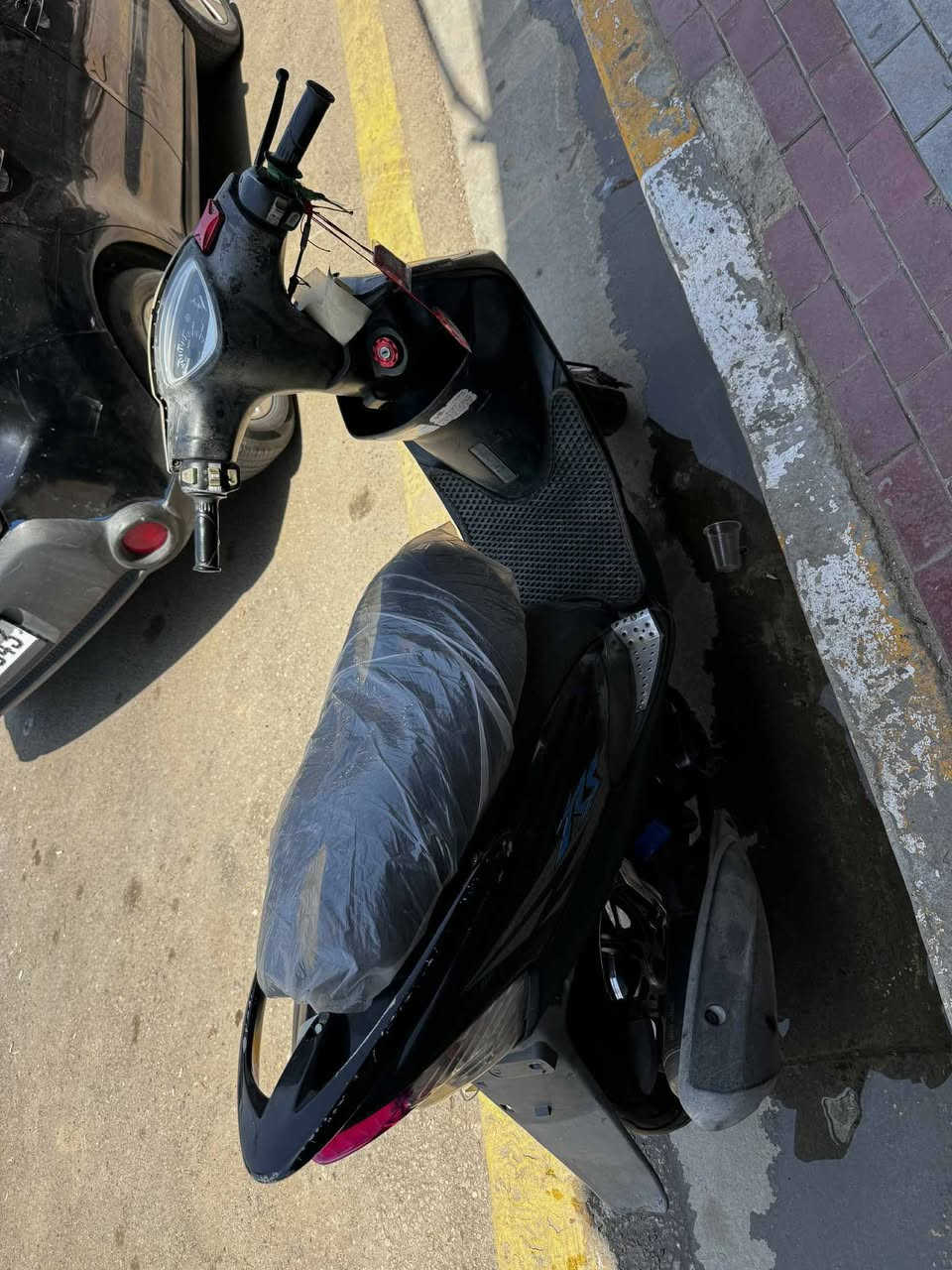 السلام عليكم ماكس عدلا حاويه برغي ممفتوح بيها  كلشي شغال سعر 950بيها مجال موجود خاص ***********
