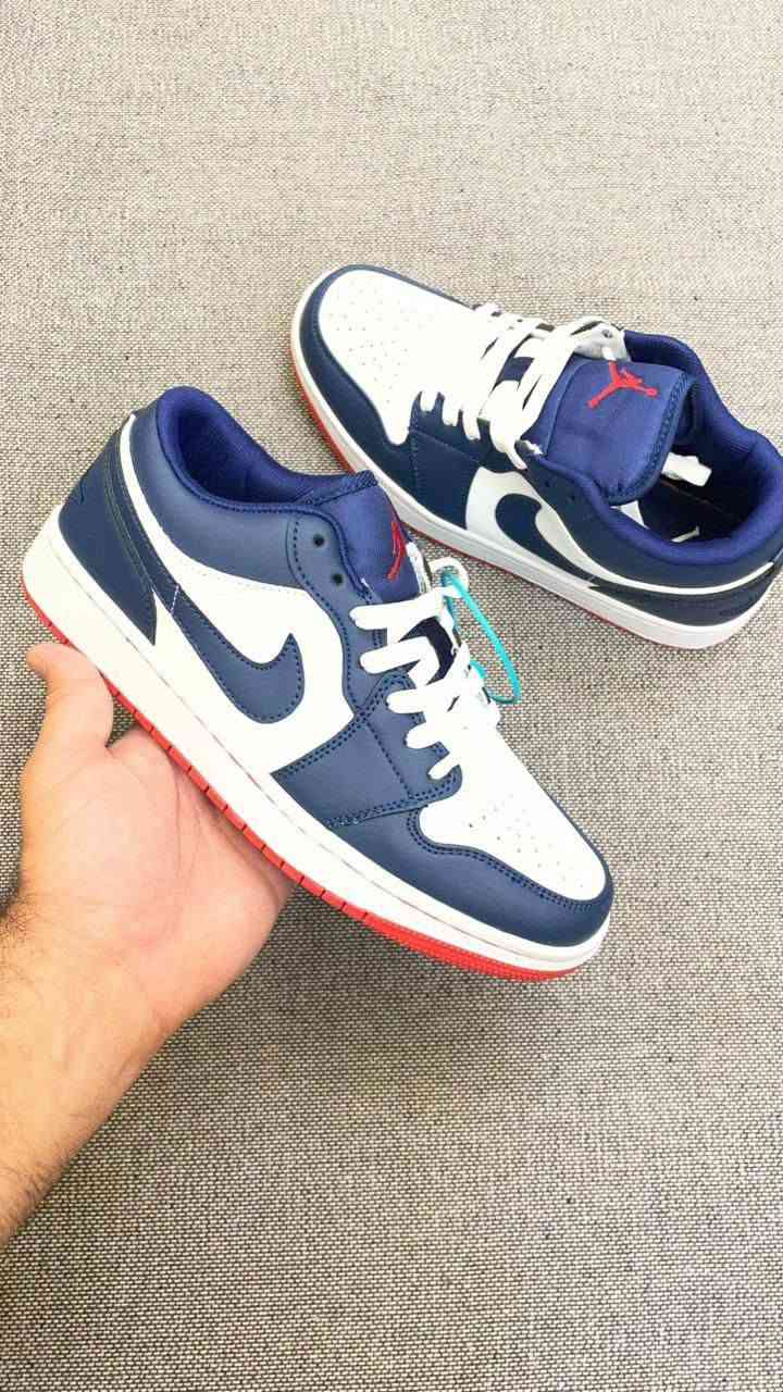 Nike Sb 🔥💯
ماستر كوالتي ✅ 
للحجز خاص او واتساب 
متوفر توصيل لكل العراق 5 
***********
البيع مفرد
