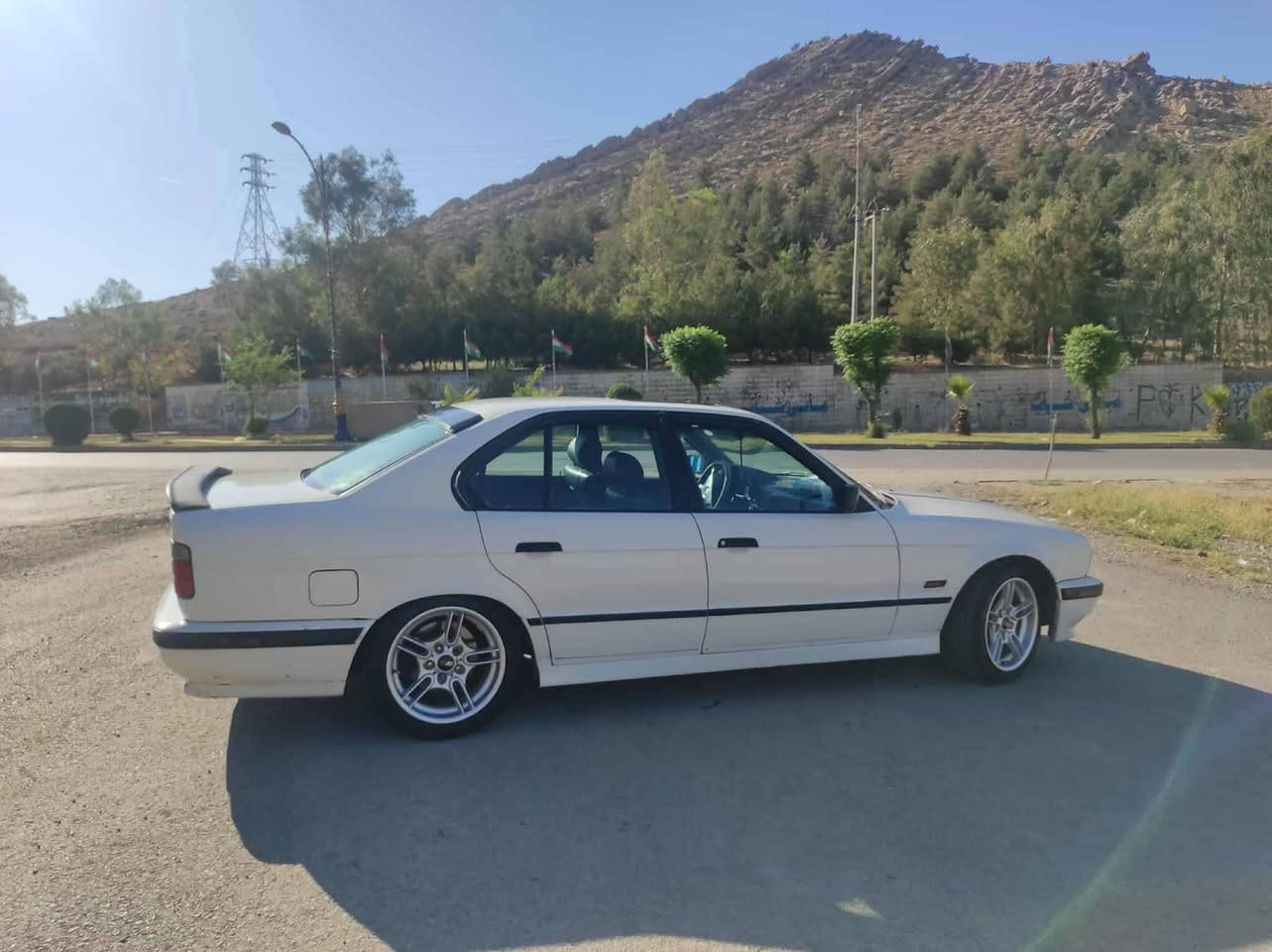 Bmw 1991 525 tomatik
بێ بۆیاخ
گێڕ و مەکینە بەشەرت
بێدەح و لێدراو
مۆدێل 1991
سەنەوی تا دووساڵی تر نوێیە
525 تۆماتیکە
کوشن جڵد 
فول فولە سەیارەکە
ماشااللە لەماڵی خاوێن و باوێن بەدڵی خۆم مەسروفم تێدا کردوە هەموو شتێکی بەشەرت بەس سڵایدەکەی زۆر مەزبوت نییە باقی هەموی بەشەرت دەفرۆشم 
چوارتایەو ویلی لۆکی لەژێرە ویل ئێم
کارەبای و تەقەو ڕەقەی هەمووی بەشەرتی 10 فیتەر
نرخی 70 گەڵایە مەجالی زۆر تێدانییە
بۆ پەیوەندی کردن 
***********
***********
