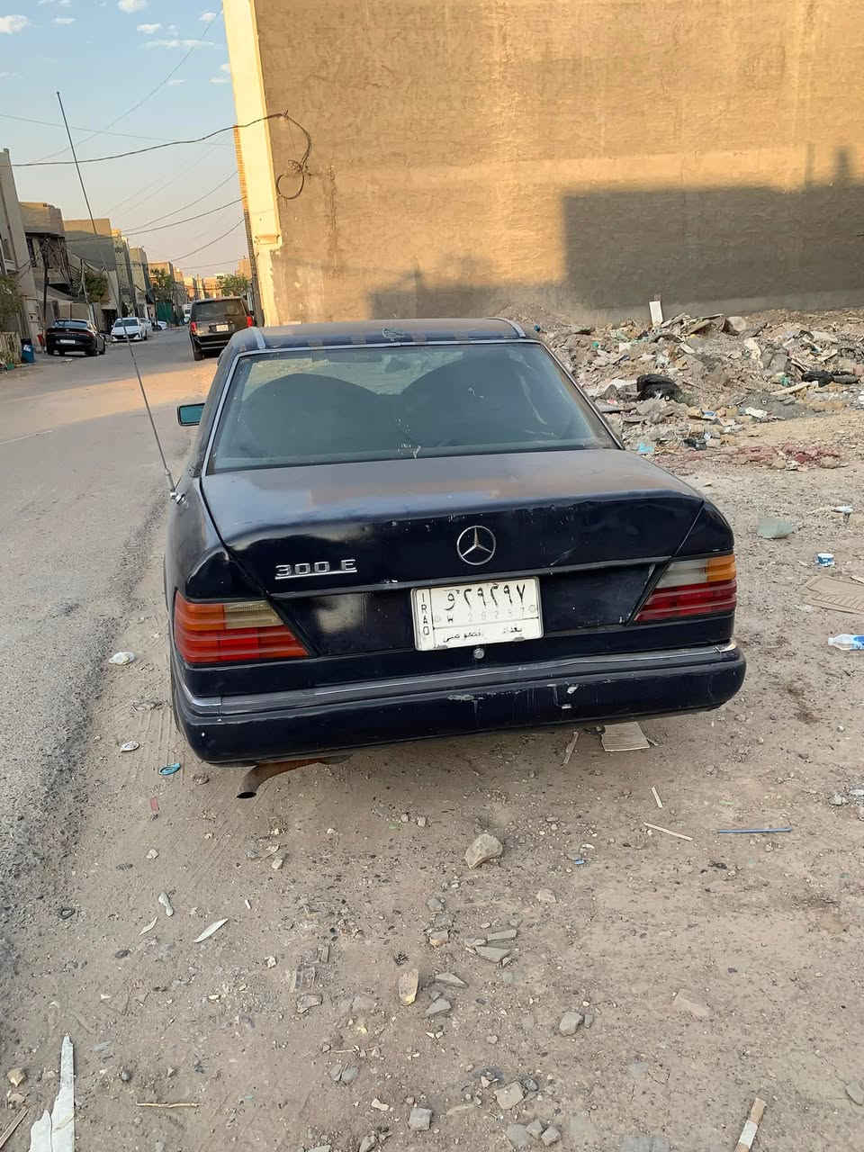 مارسدس دب موديل ١٩٨٨ محدثه ١٩٩٢ كير و محرك بطه 3000 عليها تخم تايرات جدد تبريدها شغال ثلج  دواخل نظيفه كشنات جدد السعر 65
مكان بغداد تاجيات قرب جسر دوار
***********
