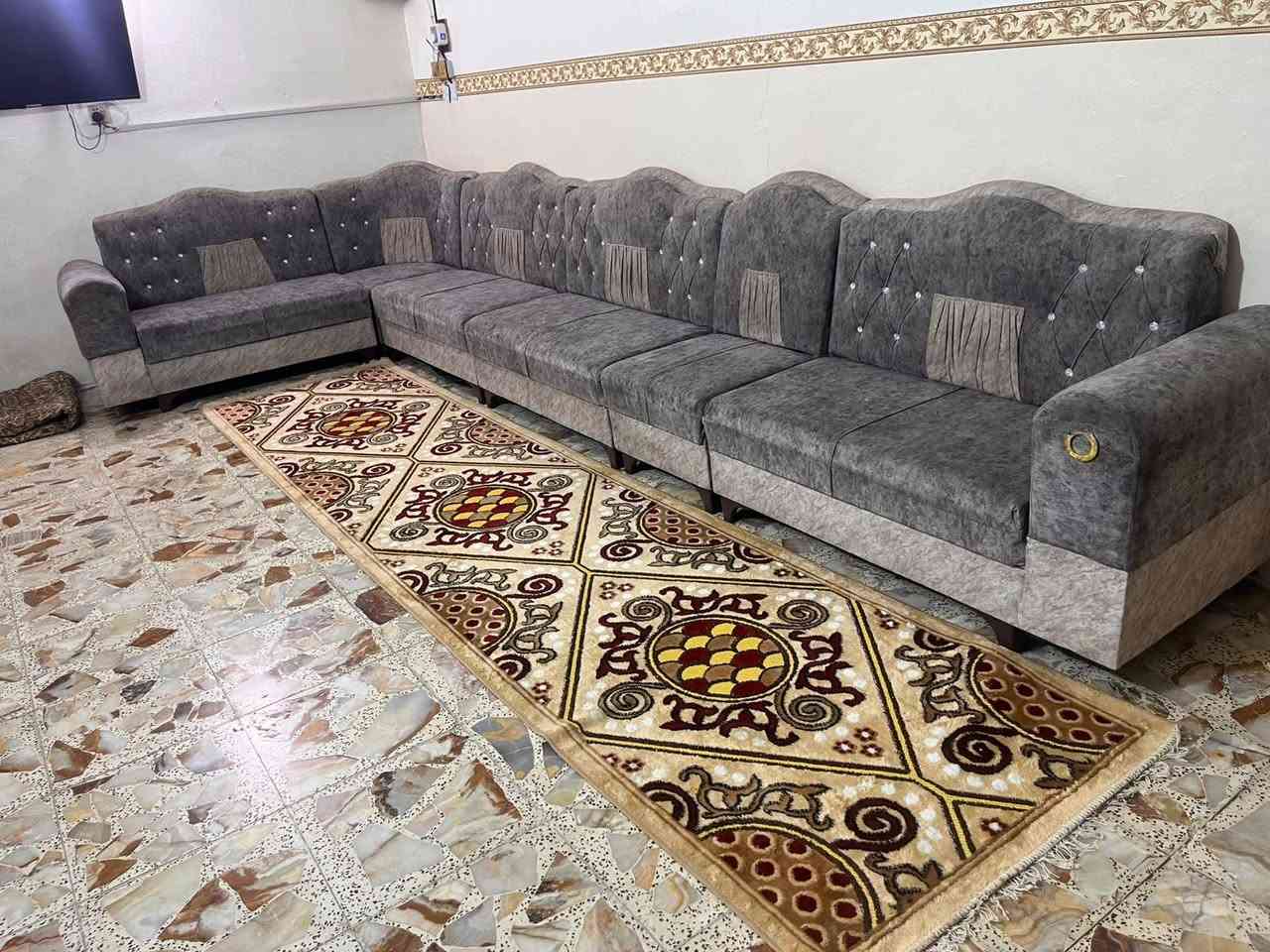 مظظديوان 7متر تسكام شرط الخشب اسود ابو ال18ملم نضيف ومرتب مابي اي ضرر  وسعره مناسب مكاني بالقاسم ***********
