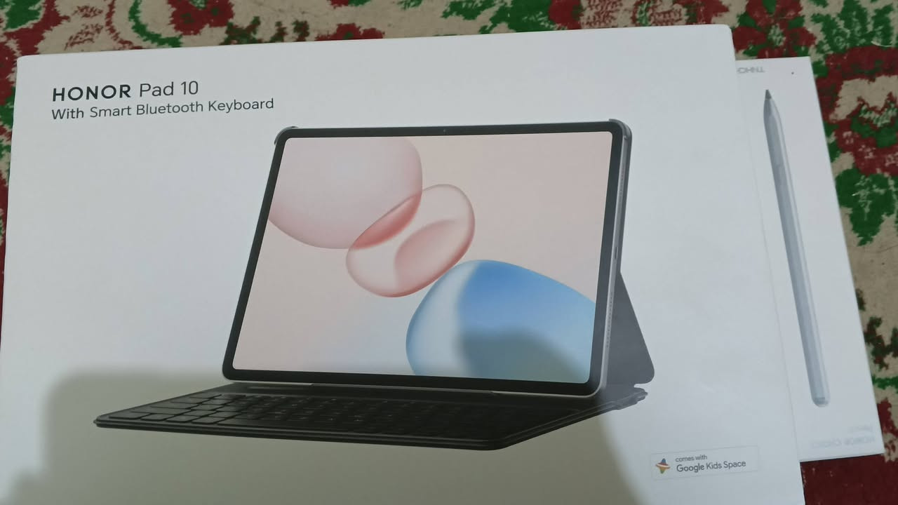 ‏🔥 HONOR Pad 10… للبيع كسر چيس استخدام ساعة وحده فقط
مع حافظه + كيبورد + قلم هدية

✨ أبرز المواصفات:
‏⚡ Snapdragon 7 Gen 3 لأداء سريع وسلس
🖥️ شاشة 12 إنش بدقة 2.5K وتردد 120Hz
💾 ذاكرة 8GB RAM + 256GB تخزين
🔋 بطارية 10,100mAh مع شحن سريع 35W
📸 كاميرا أمامية وخلفية بدقة 8MP

السعر ٥٠٠ وبي مجال المكان سوق الشيوخ
واتساب ***********
