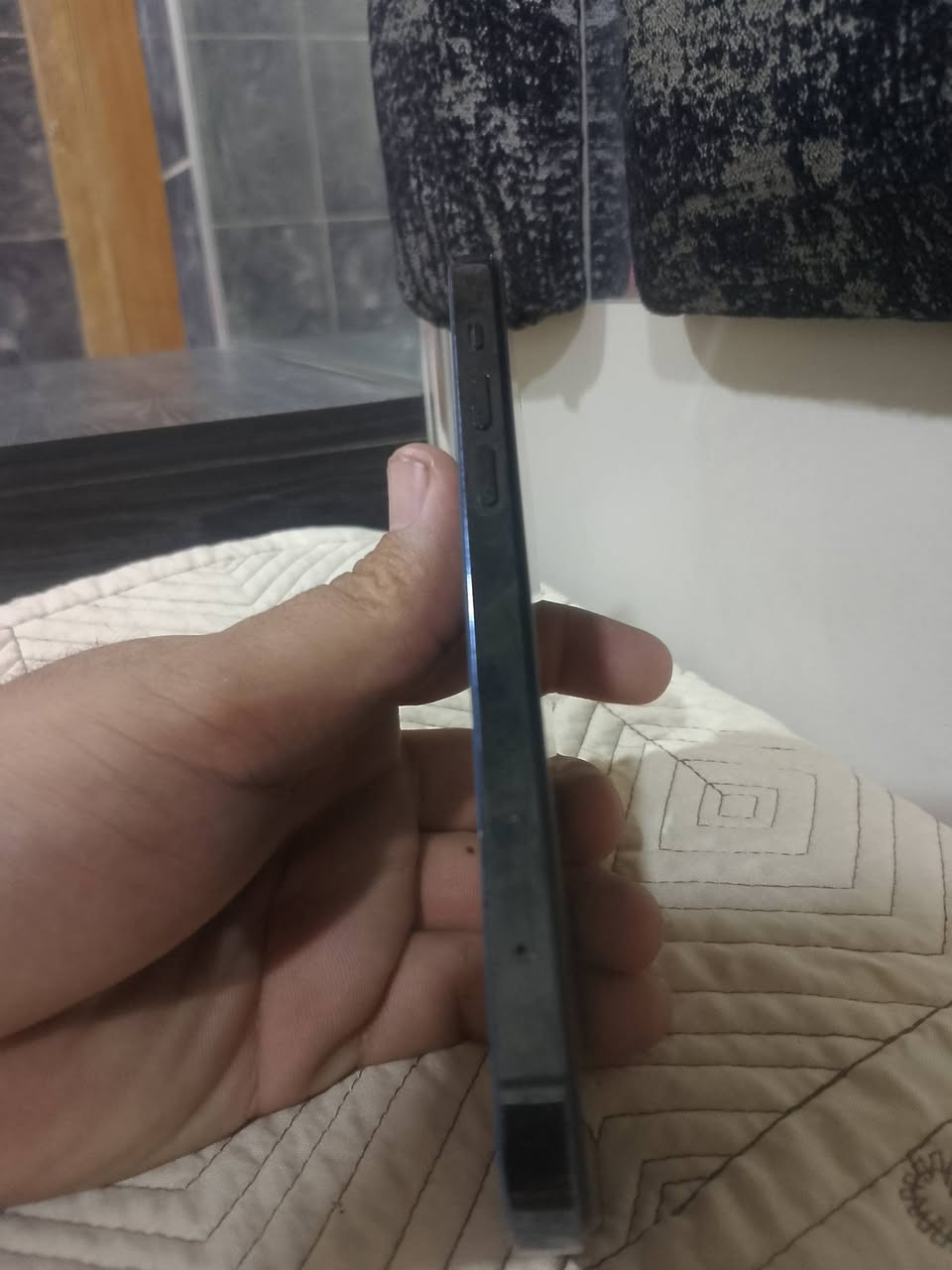 ايفون ١٢ برو • ١٢٨ • شاشه وبطاريه ممتازه