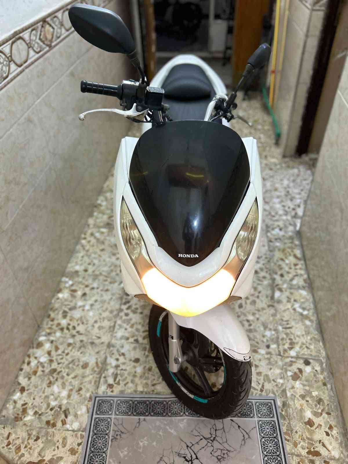PCX • جيل اول • ١٢٥