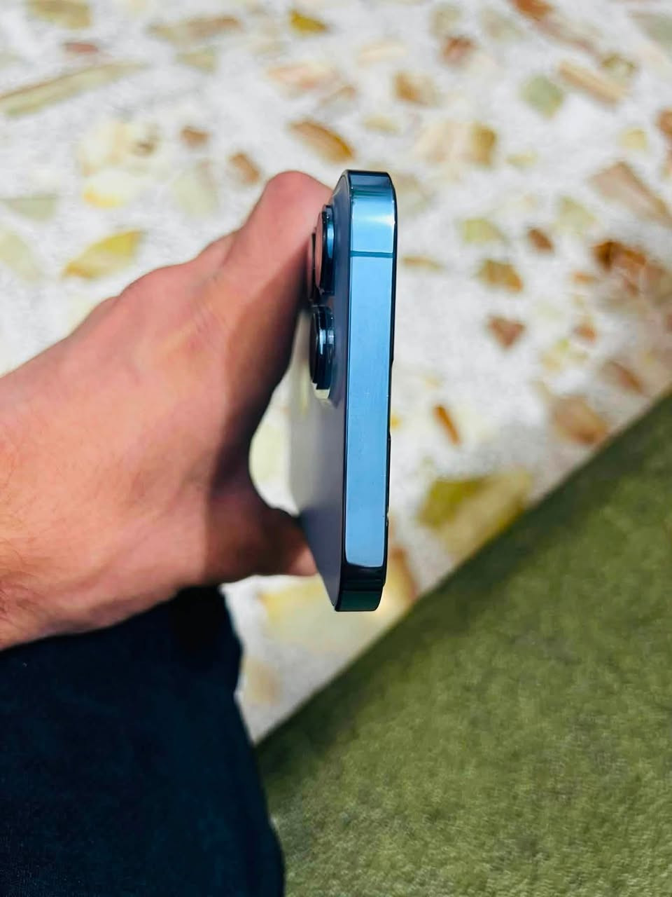 آيفون 13 برو ماكس (iPhone 13 Pro Max)
البطارية :75
الذاكرة:256
امريكي  
‎وتر بروف (Waterproof)

الجهاز مكفول من كلشي وعلى الفحص 
موجود واتساب فقط ***********

السعر 650مكاني واسط الحفرية .
