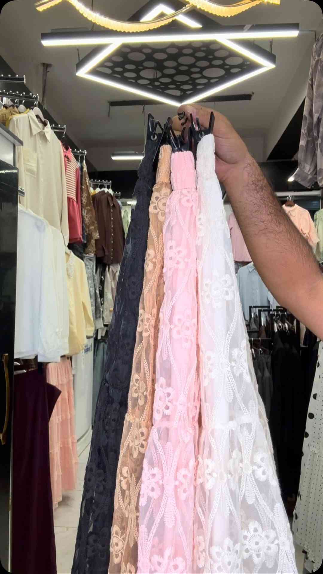 لارين للألبسه النسائيه 
العروض مستمره 
تنوره كيبور بطانه كامله فري سايز 
العنوان -بابل -المسيب -مجمع مضر النجار 
***********وات ساب.
