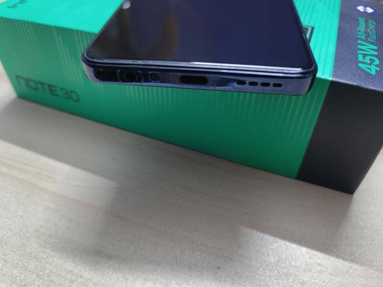 نوت 30 برو 
ذاكرة 256 جهاز كلش نضيف مداخل صيانة 
بي فطر بضهر سعر 150 وبي مجال بسيط كامل ملحقات
مكاني بغداد جسر ديالى الزعفرانية ***********
