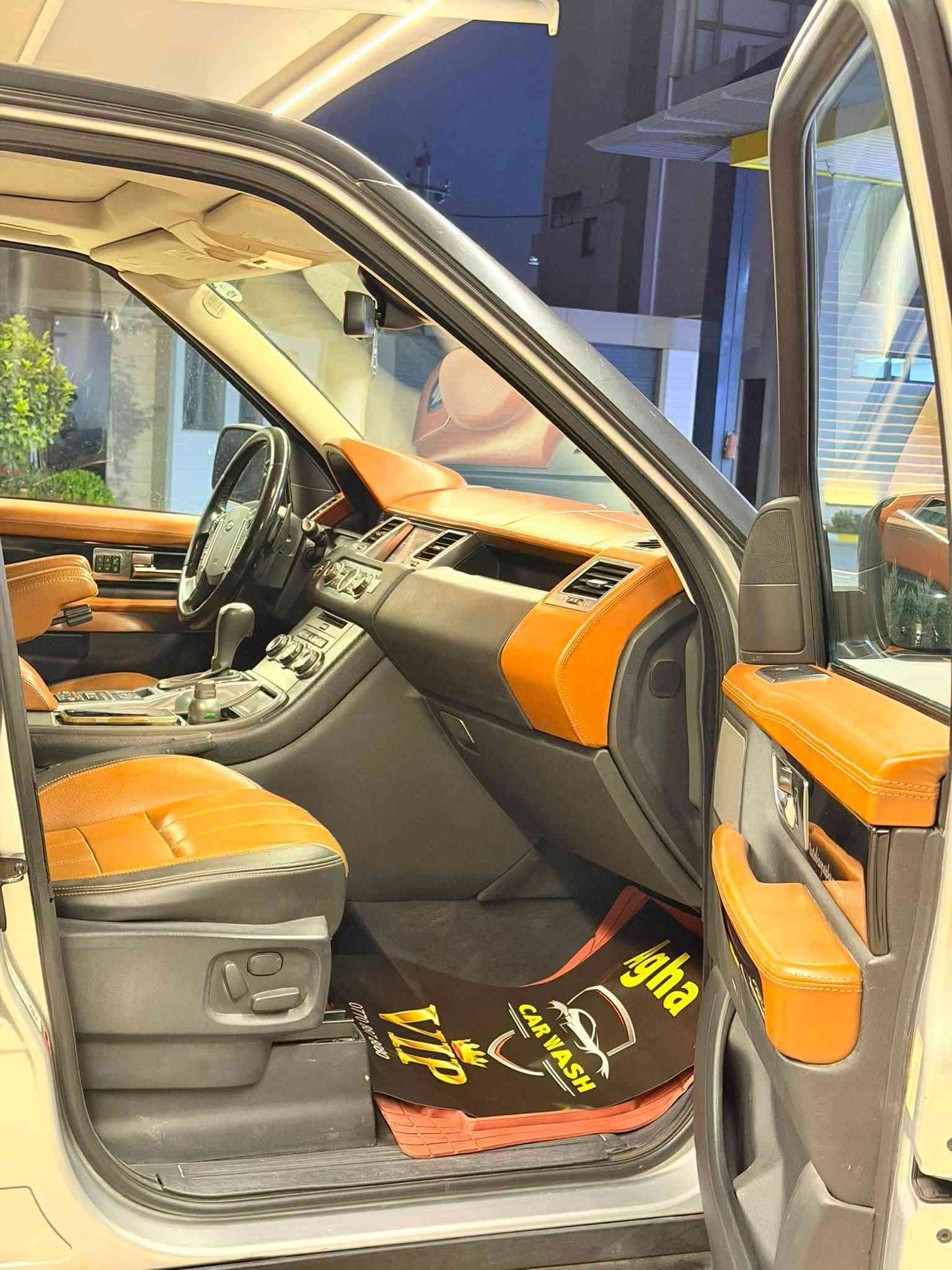 ‏Ranj Rover  2012 sport
‏‎نرخى  ١٣٨  ورقه مجال بسيط 
عليها غرامه ٢٥ ورقه  ينزل من سعر 

‏‎موسفات خليجى  
‏‎مه كينه ى ٨ بستونى بى سوبره مه رغوب
‏‎موصفات فول 

‏‎سلايد 
‏‎هه زار روشتوە  ٢٠٠ 
‏‎كوشن جلدوناو 
‏‎كوشن كاره باو خه زن 
‏‎سوكان فوليوم 
‏‎گير ئوتوماتيك و عادى و سبورت
‏‎موصفاتى ره نج مه عروفه .......
_______________________________________
‏‎گيرو مه كينه ى به شه رت يه ك خه له لى تيانيه بى نو قسانيه ته بريد و تاقم بيشى به شه رت 
‏‎ده بله كانى جوبه و به رزيو نزمى زور مه زبوته
‏‎هه موو گيانى به شه رت افروشن 
‏‎سه ياره كه ره قه م  هه وليره شرط تحويل او وكاله 
_______________________________________
‏‎سه ياره كه  بوياغ   دوو بست ناوكرتن بى ارباك بى سارد باقيات هيجى نيه

‏‎سعر138ورقه و مجاليكى  كه م 
***********
**************************

‏Ranj Rover sport  2012

‏‎سعر ١٣٨
عليها غرامه ٢٥ ينزل من سعر 

‏‎ بيها ٢شبر  صبغ بدون دواغل صبغ اوربى بدون بارد بشرت سونر 
 
‏‎فول مواصفات
‏‎رانج روفر سبورت 
‏‎ موديل 2012
‏‎ماشيه  
‏‎محرك ٨ سلنر بدون سوبر اقوي محرك 
شرط فحص مامفتوح  دينار مصرف ماعنده
-----------------------------
‏‎مواصفات 
‏‎سلايد
‏‎سترين تحكم
‏‎داخل جلد  
‏‎كشنات جلد كهرباء و خزن
‏‎كير اوتوماتيك و عادي و سبورت
‏‎اربع نضام دفع رباعي
‏‎دبلات جبريس حسب رغبه تريد سياره عاليه وناصيه
‏‎بريك بصمه 
____\_____________________________
‏‎كير و محرك بشرط مابي اي نواقص
‏‎تبريد بشرت ثلج
‏‎ صدر كل بشرط مابيها نواقص

‏‎سياره رقم اربيل  شرط تحويل او وكاله 
____________________________________
‏‎سعر ١٣٨  مجال بسيط ما كو هيجي بالسوق 

‏‎مكان سياره سليمانيه  او جمجمال 

‏***********

