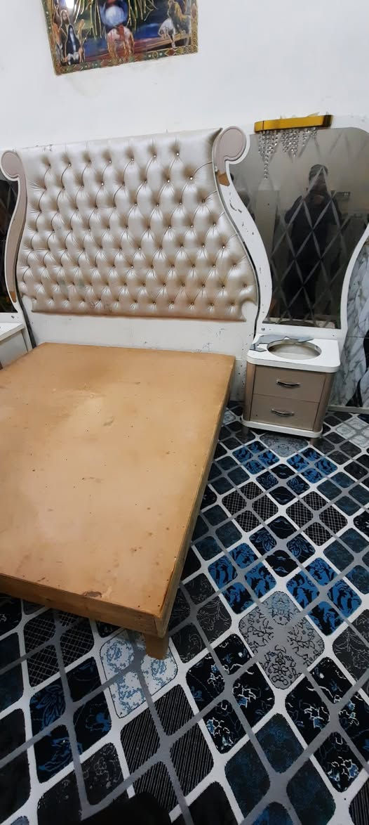 البيع تاج جربايه تركي اصلي العنوان ميسان عماره اي استفسار اتصل واتساب موجود بالخدمة 《***********》 سعر مناسب 《50》 ألف تاج عمارة, ميسان

نص مكتوب في الصور:
- 1 من 9