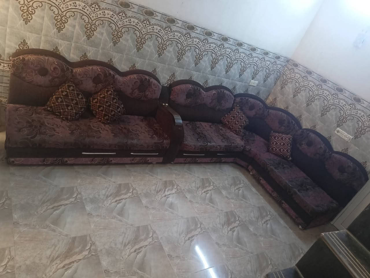 طخم  للبيع مكان حي الانتصار شارع 60 /السعر 65 وبي مجال ال استفسار على رقم  *********** بس واتساب /وخاص مفتوح
