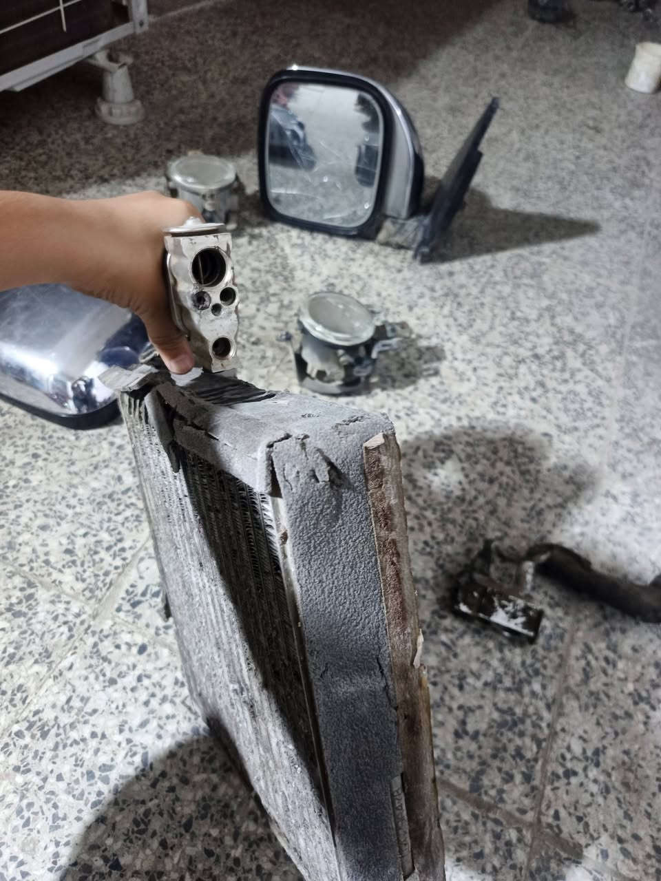 سلام عليكم
للبيع مبخره تبريد سياره باجيرو مستعمل شغاله مع الأنابيب والوصلات
‏الحالة موضحة بالصور_ مرايا جانبية مع أغطية النيكل وقواعد التثبيت.مع هيكل للمرايه شغاله بس الزجاج مكسر _ زوج كشافات ضباب دعامية القواعد والأبزيم متوفرة وجاهزة للتركيب  (كلهن ب 50 ألف للاتصال والمراسله ***********
