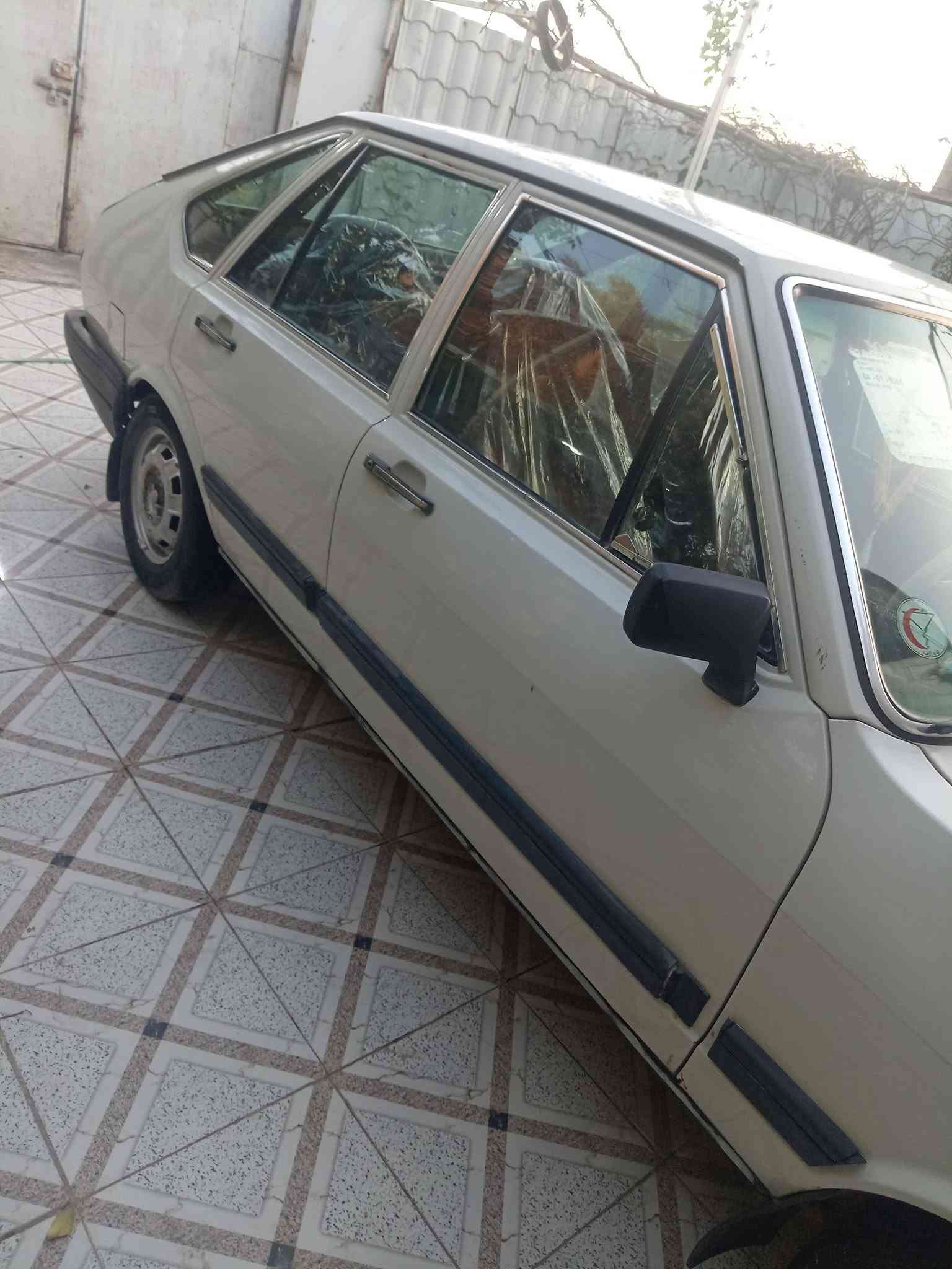 سلام عليكم برازيلي موديل 1985رقم بغداد نكليزي بسمنه سياره ستلام شركه علا وضع البلاد سياره كير محرك بلاديه 4نمر محرك بلادي 1600 سياره بدون صبغ حته تبريد شغال بدون ضربه سياره جانت متروكه لحت 2018 عليهه ادامه كامله سياره ترايك وين متريد خير من الله سعر 48 وبيه مجال خوان كلشي اكو بلسوك  تريد قبل لاتجي وتتعنه فتح كامره وشوف بعينك واني خادم الك موجود وتساب  وتصال ***********

نص مكتوب في الصور:
- IQ CARS