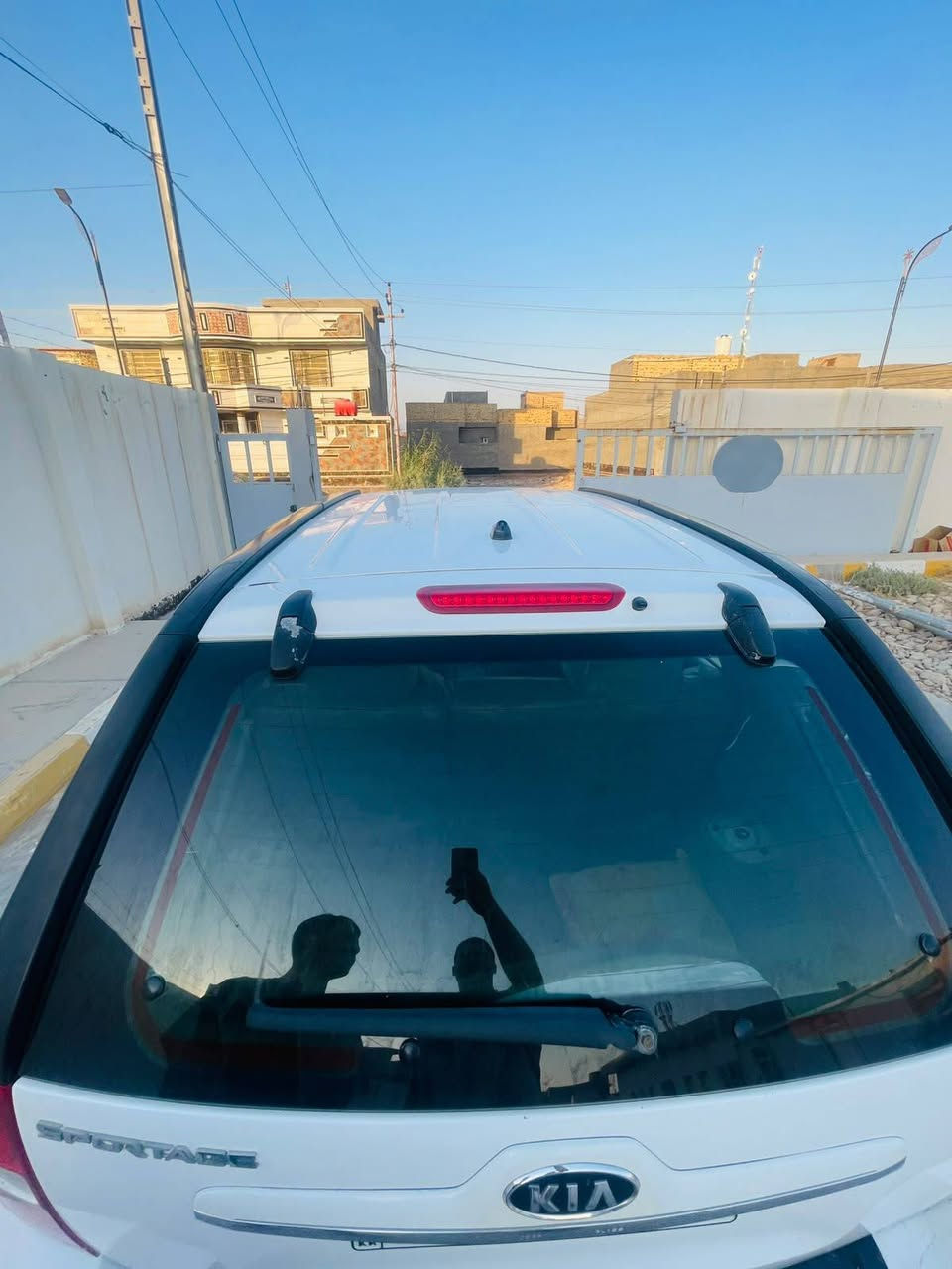 سبورتج ٢٠٠٩
السياره جديده ع ايدي ماشيه ١٦٠ حقيقي مكينه ٢٠٠٠ 

حداديه تخم تاير جديد رقم دولي الجديد بأسمي سنويه ل٢٩

سياره بيه بنيد رش اثر جراد بسيط لجماليه 

السعر ١٠٥ وبيه مجال اخواته داشوفه فوك هذا سعر 

وسيارتي ممتعوبه 

 ***********  بي واتساب مكاني ديوانيه
