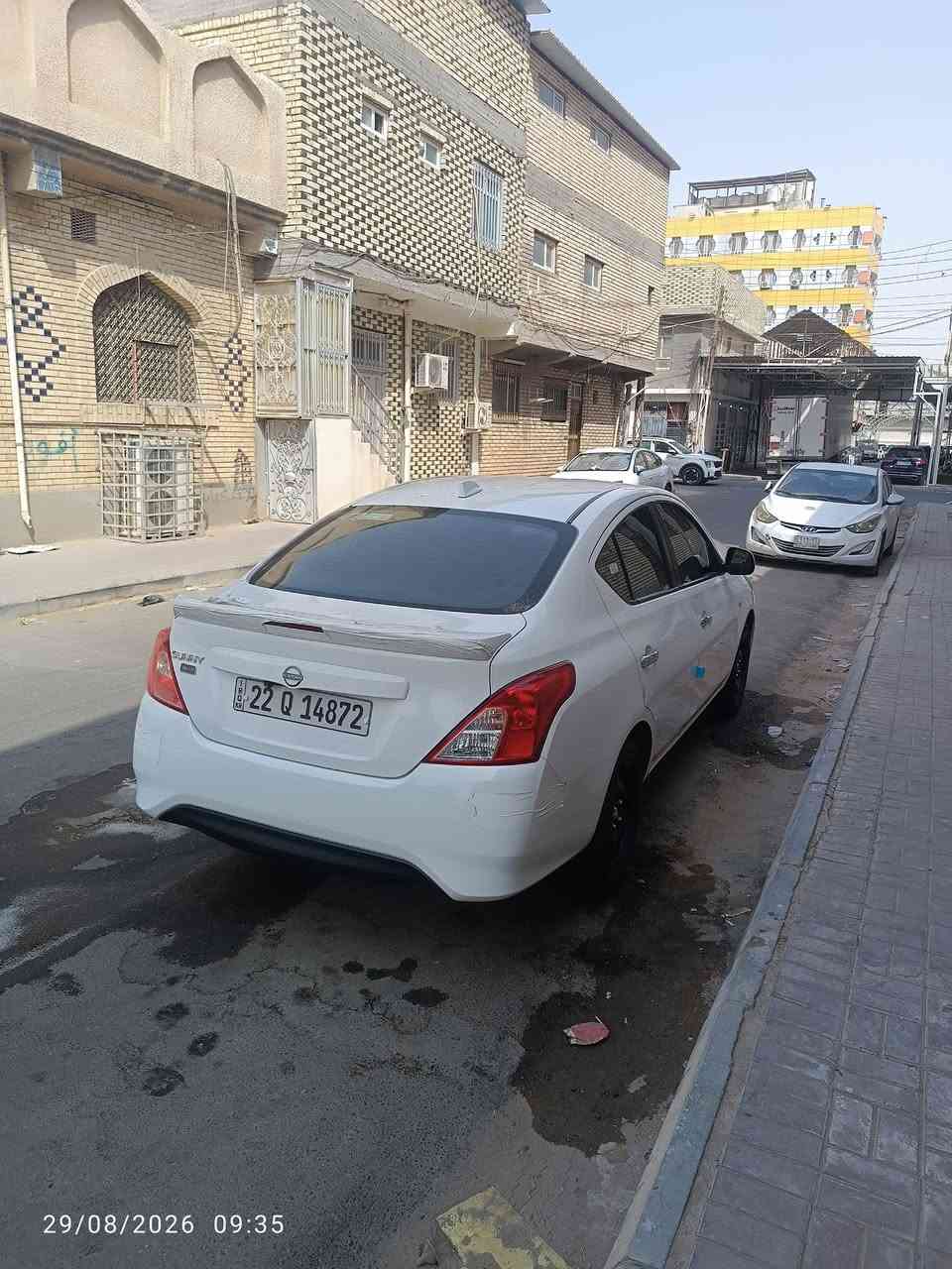 سلام عليكم 
نسيان صني هندي بليته زرقه موديل 24 شركة سور ام ضمان سياره استعمال شخصي مو تكسي ماشيه 11 الف سياره جديده بمعنه كلمه سياره بلايلونها وفابلون شركة بعده بيها سبيرها مانازل الله يشهد سياره بانزين محسن كله ودهن من شركة سور 2500 ابدله وصولات دهن موجود بتكمت الباب السياره بيها 3 ملاحضات فقط يلي يم لايت 4 اصابع وع وضعها ما مصلحه خفيفه كلش وخلف باب السايق  يدت بايسكل وكعت عليها خفيفة كلش ما مبينه بصوره اصلا إصبع واحد بطرف جنطه سياره مكفوله حته دوساتها  سعرها 125 بيها مجال بسيط مكانه نجف  شراي يتواصل ع هذا رقم *********** 
 سوق كلشي بي حته ب100 اكو سيارتي أخت زيرو استعمال شخصي
