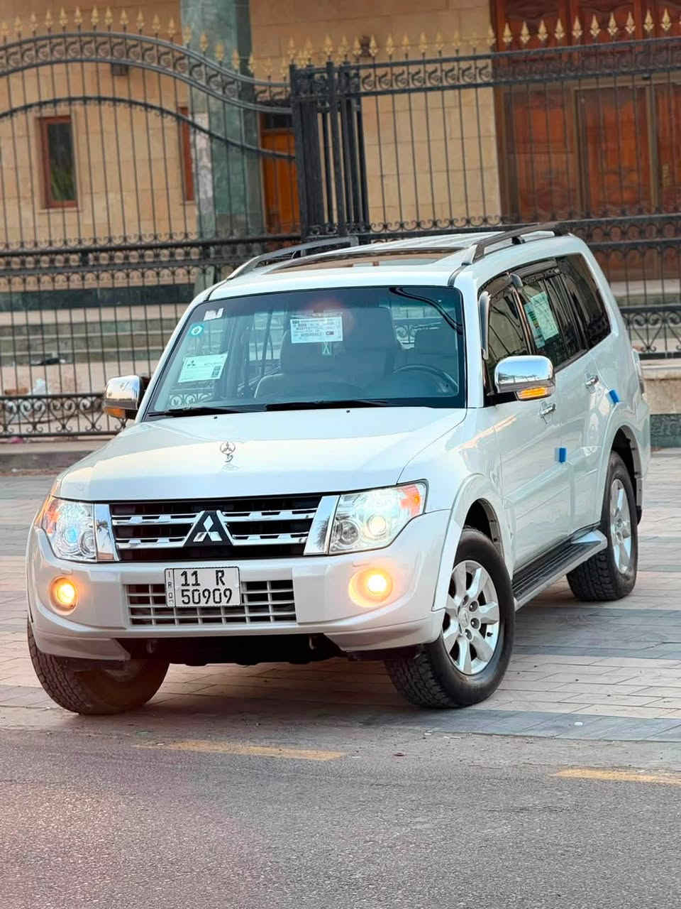 باجيرو 2013  حبتور فول مواصفات لون ابيض صدفي حجم المحرك 3500 رقم  بغداد مشروع واطني بدون حادث  سيارة  مكفوله كفاله عامه سياره كلين عله واضع الشركه معروفه خليجي السياره جديده مال جناي فورويل نضام دفلوك كشنات كهربائي اشارة بل مري شفط تحكم ستيرن شاشه اندرويد شاشات خلفيه  اصليه فتحه تبريد ثلاث قطع حساسات خلفيه زاد ثلاجه تخم تاير كير مكينه حداديه خير من الله سياره جديده لوك محرك 6السعر144 وبيهه مجال اتصل وبيك خيروتدل ***********مكان السياره بغداد الكرخ
