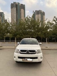 هايلكس • ٢٠١١ • نظيفه