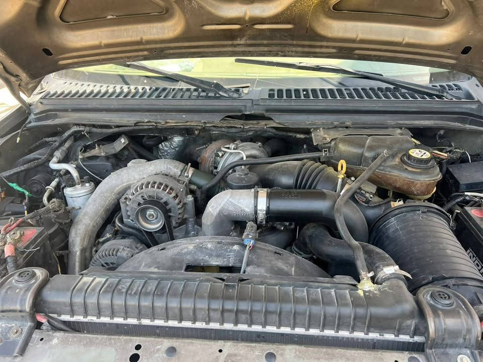 السلام عليكم
فورد F350 مديل 2007 متؤم رقم وسنويه دهوك حمل 
رقم الماني 
سيارة جاهزه من كلشي محرك كاز V8
سيارة ماناقصها اي شي تخم تاير صدر جديد كير محرك كلشي شغال 
السعر 55 وبيها مجال 
والجنايه يعرفون هاي السياره شنو

***********
