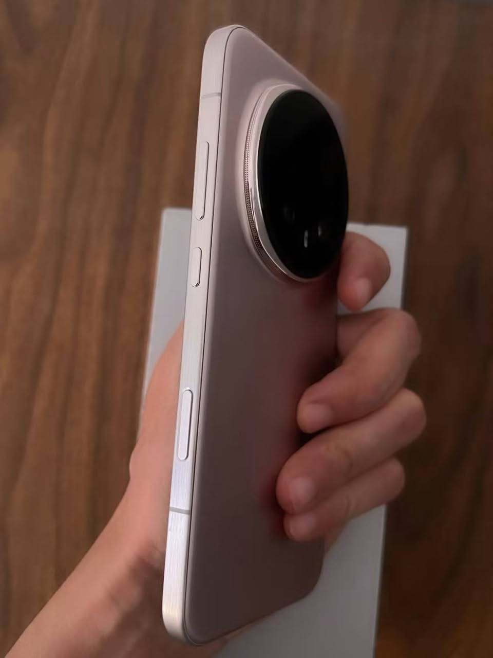 HONOR Magic8 Pro للبيع نظافه 100% ذاكره 512 ملحقات كامله مكاني بصره سعر خاص ***********

