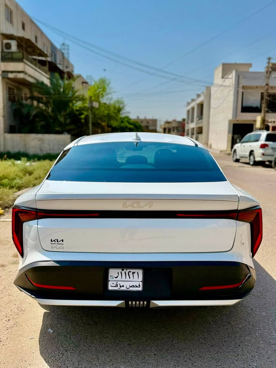كي فور 2025 وارد امريكي
🔴#حادث السيارة 
 جاملغ خلفي وربع الباب صبغ
 والباقي كفاله من صبغ والتبديل ليبل واحد
بجم كبس بدون ايرباك

#الموصفات 
فول تحكم ستيرن ، شاشة دجتال متصله ، سايد بريك كهربائي ، بصمه تشغيل عن بعد ، فول رادارات ، كامرة خلفية دوارة ،محرك 2000 دوش 
وبعد بيها موصفات 

ماشية 14 الف ميل فقط 
منفيس بأسمي تحويل مباشر
📍مكان بغداد
السعر : 160 ورقة 
الاتصال : ***********

نص مكتوب في الصور:
- 48842556x