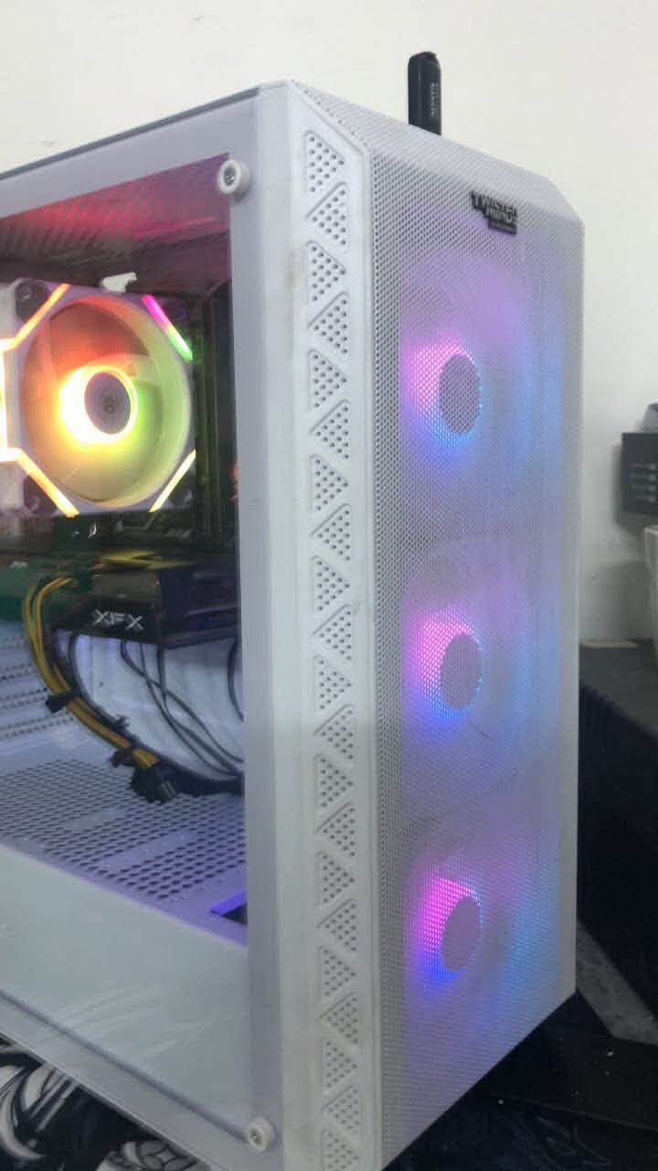 السلام عليكم 🌹

كيس للبيع 

المعالج : r5 5500 

البورد : B450 GALAX 

الرامات : 16G 2*8 3200 

الكارت : RX6600 RADEON XFX  8G 

البورد سبلاي : 700 واط ماركة aigo 

الهارد : SSD240g 

الكيس : ياخذ 6 فانات atx 

ضمان يومين اي خلل ترجع 🌹

السعر 635 الف 

مكاني بغداد المشتل 
***********
