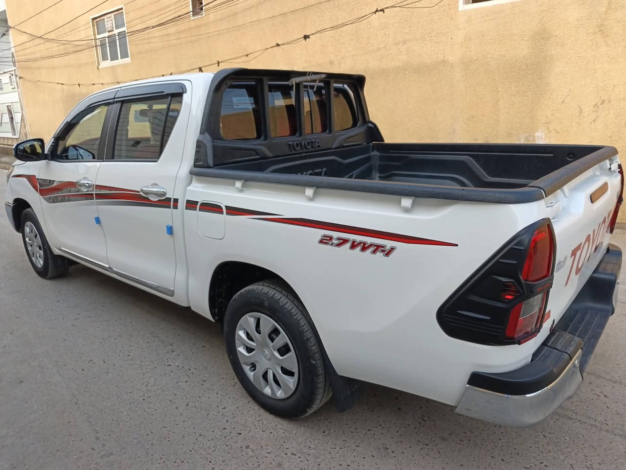 هايلوكس ٢٠٢٥ • كير عادي • باب اول