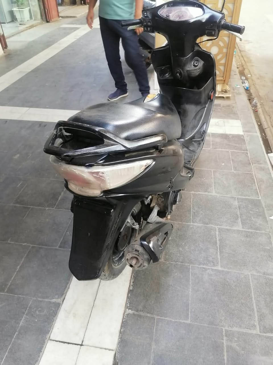 البيع جي فور الناصريه مركز ***********
