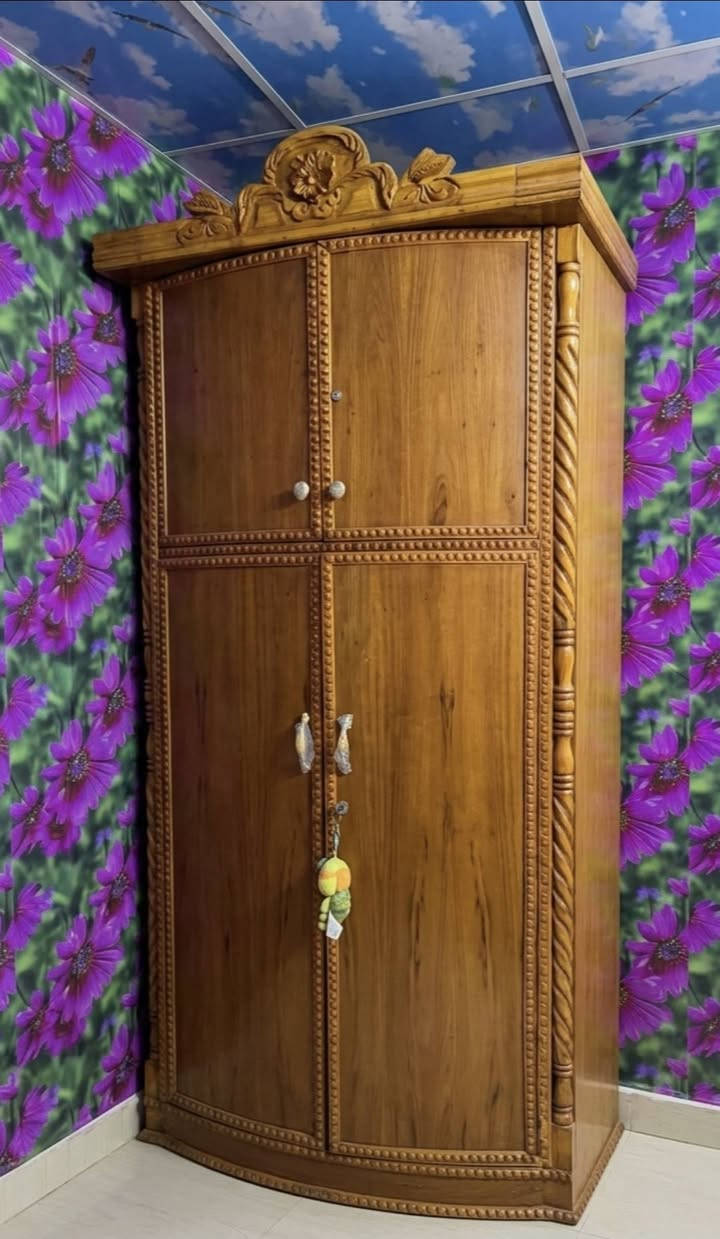 خشب صاج عراقي • مستعملة فخمة • الكرادة داخل