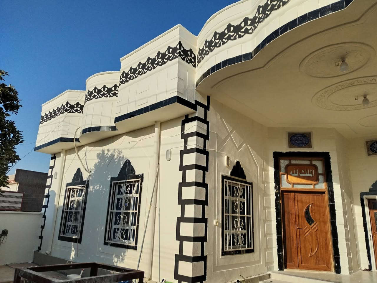 خدمات بناء • مقاولات • ماكو تفاصيل