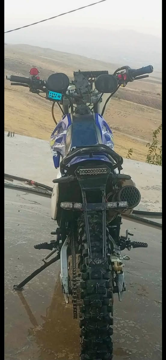 سلاو له‌ هاوڕێیان
ئه‌م كه‌ویاره‌ بۆفرۆشتن 
مۆدێل ٢٥ 
ماتۆڕه‌كه‌ وه‌ك لۆك وایه‌ 
دەبڵ گێچه
تایەی دوای تازە خراوەتە سەر‌ 
هه‌موگیانی بێ عه‌یبه‌ 
مه‌نه‌فیسی له‌گه‌ڵه‌ 
ماتۆڕه‌كه‌ عه‌یب و عاری نیه
ماشەلا زۆر زۆر بەقەوەتە ‌ 
سیعری 780 معامه‌له‌
شویئن سەیدسادق
***********
ئه‌دمین❤️
