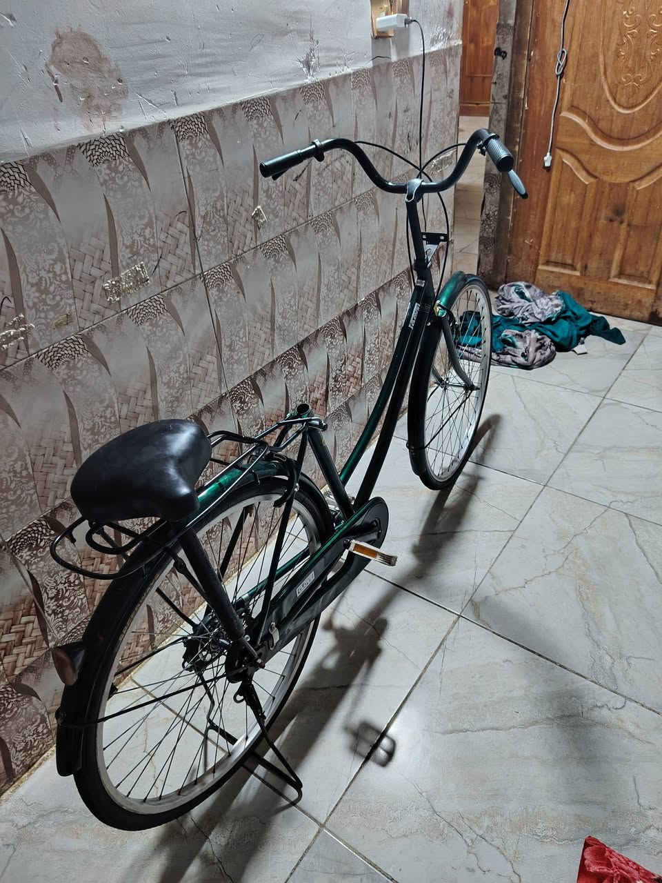 سلام عليكم باسكل كلوف موديل 17 باسكل نضيف كامل مابي نقص السعر 120وبي مجال قليل كلش مكاني كربلاء كنطرت السلام رقمي ***********

