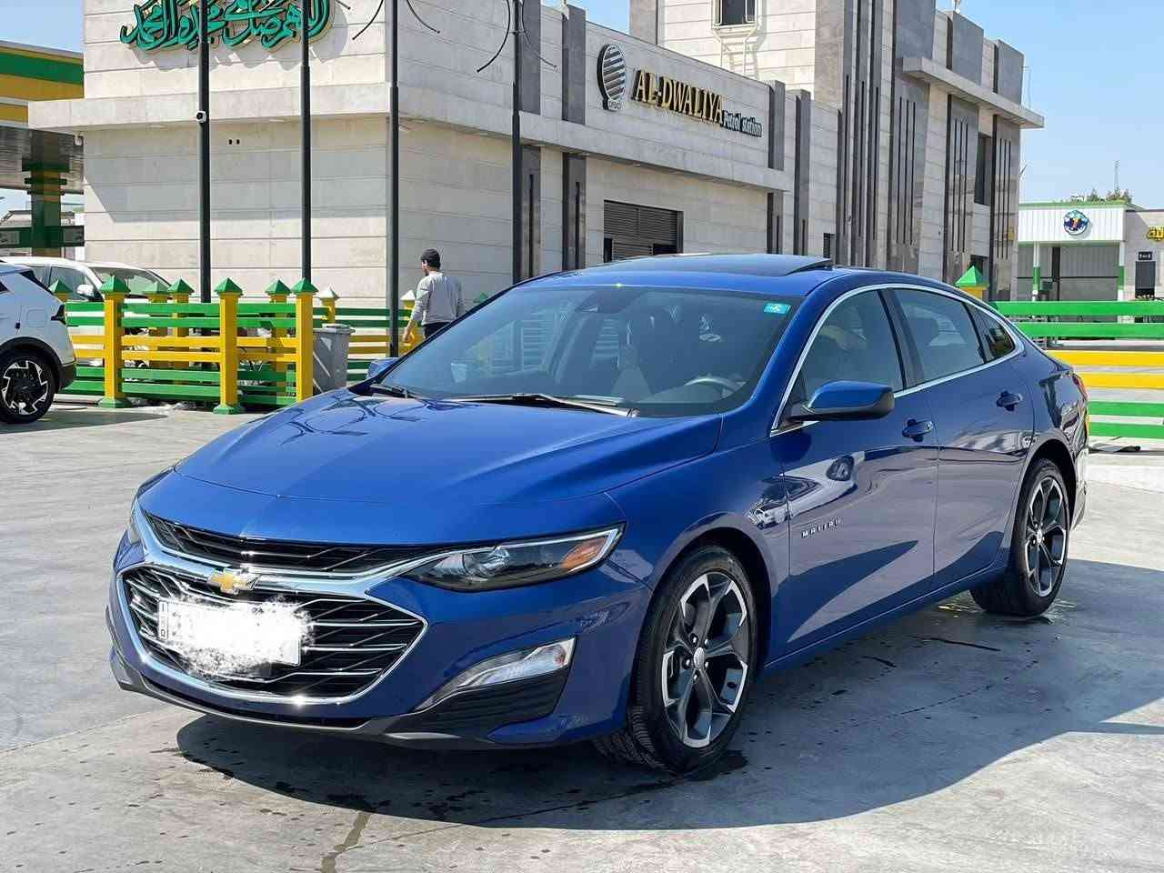 السلام عليكم
شوفرليت ماليبو 𝟐𝟎𝟐𝟑 𝐂𝐇𝐄𝐕𝐑𝐎𝐋𝐄𝐓 𝐌𝐀𝐋𝐈𝐁𝐔-𝐋𝐓 ضربتها موضحه بالصوره بابتين وجاملغ الصور مرفقه بالمنشور وسونار مرفق 
شوفرليت ماليبو (LT) فول مواصفات 2023
اللون : ازرق
رقم بغداد الدولي باسمي 
حجم المحرك : 1.5L TURBO( 4,سلندر 
المواصفات : LT
مواصفات 1/1
فتحة سقف بانورما
بصمة ابـــواب
بصمة تشـــغيل
تشغيل عن بعد (𝐑𝐄𝐌𝐎𝐓𝐄 𝐒𝐓𝐀𝐑𝐓)
شـــاشـــة ايباد لمـــس
هـــانـــد بـــريـــك بصمة
اوتو ستارات (𝐀𝐔𝐓𝐎 𝐒𝐓𝐀𝐑𝐃)
اوتو ستوب (𝐀𝐔𝐓𝐎 𝐒𝐓𝐎𝐏)
رادار امامي )
تحكمات استيرن 
كشنات كهربائي 
ويــــل كــــروم 
 عنوان بصرة طويسه
 رقمي ***********
السعر 127
