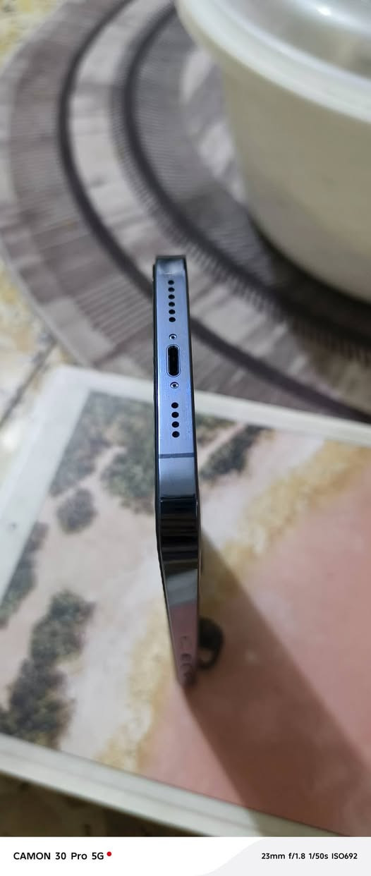 13 برو ماكس وتر قافل ايكلود السعر 250 قفل عنوان بغداد الاتصال 
***********

نص مكتوب في الصور:
- CAMON 30 Pro 5G 23mm f/1.8 1/50s ISO665
- CAMON 30 Pro 5G 23mm f/1.8 1/50s ISO692
- CAMON 30 Pro 5G 23mm f/1.8 1/50s ISO216
- CAMON 30 Pro 5G 23mm f/1.8 1/50s ISO701