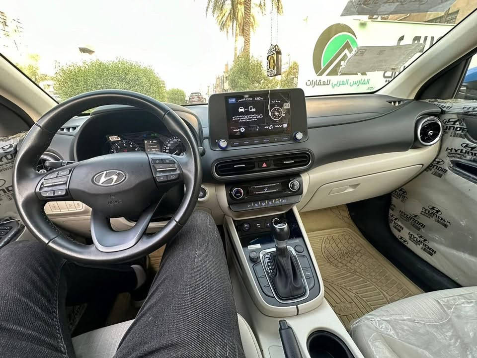 للبيع Hyundai Kona 2022 خليجي، فول مكفولة 1/1، نظيفة ومحافظة عليها واستخدام شخصي.
🔹 الموديل: 2022
🔹 المواصفات: خليجي
🔹 المحرك: 2.0 i4
🔹 الدفع: FWD
🔹 ناقل الحركة: أوتوماتيك
🔹 الوقود: بنزين
🔹 الممشى: 48,000 كم
🔹 عدد المقاعد: 5
🔹 اللون الخارجي: أزرق 💙
🔹 الداخلية: أبيض 🤍
🔹 الهيكل: ممتاز، بدون حوادث
🔹 فتحه / سلايد 

وكل مواصفات الفول المعروفه ...

🔹 البيع: كاش
📍 الموقع: بغداد – الشعب

💰 السعر: 16,800$ دولار

📩 التواصل واتساب / ***********

