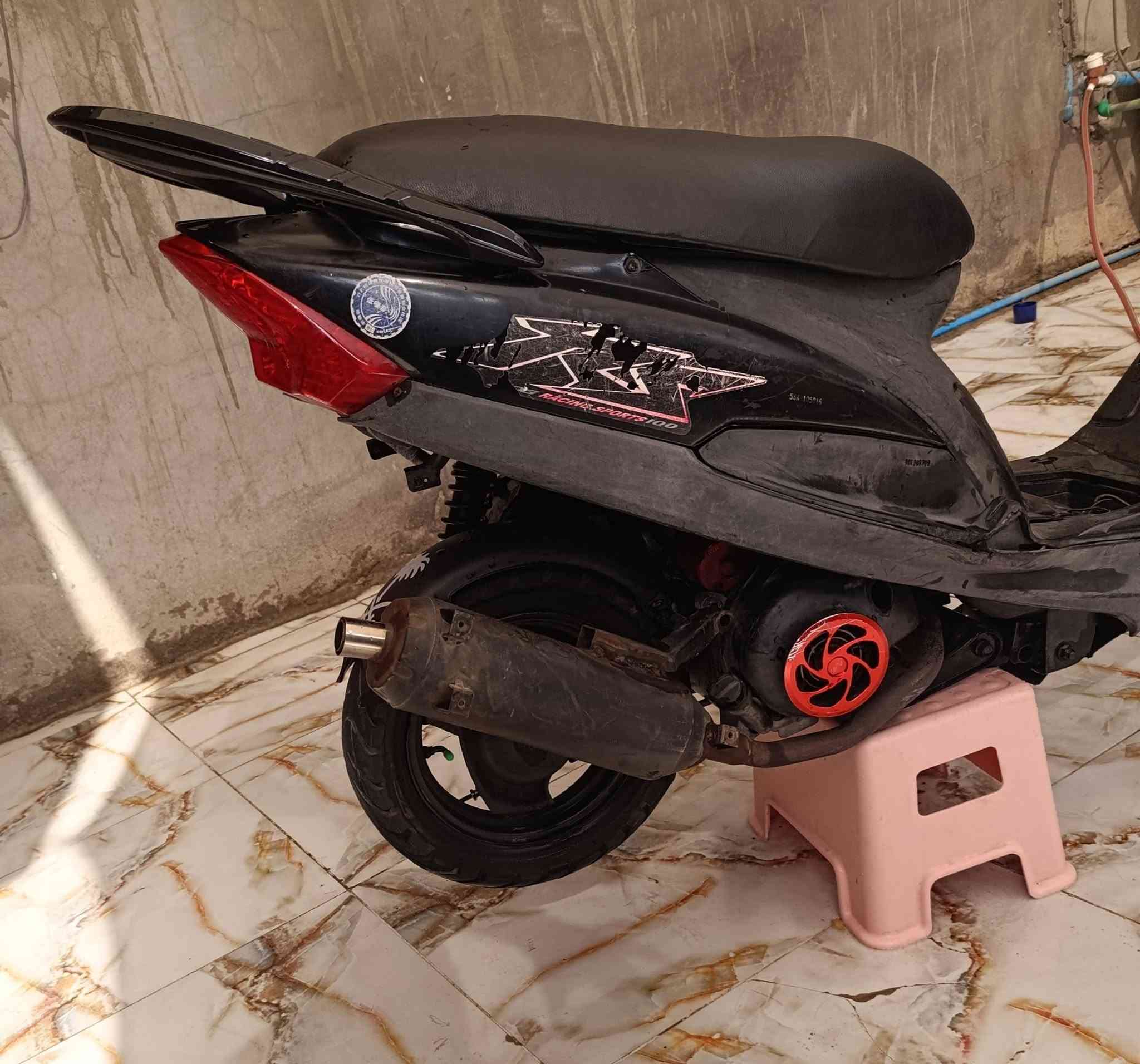 سلام عليكم ماكس عدله للبيع بيهه نقوصات صفحت الهندر مكسوره كهربائيات شغاله مفتوحه الدراجه مكانهه تنومه دراجه كلش حلوه بس مهموله ماعندي فلوس ارتبهه يرادلهه كلجات 
***********
