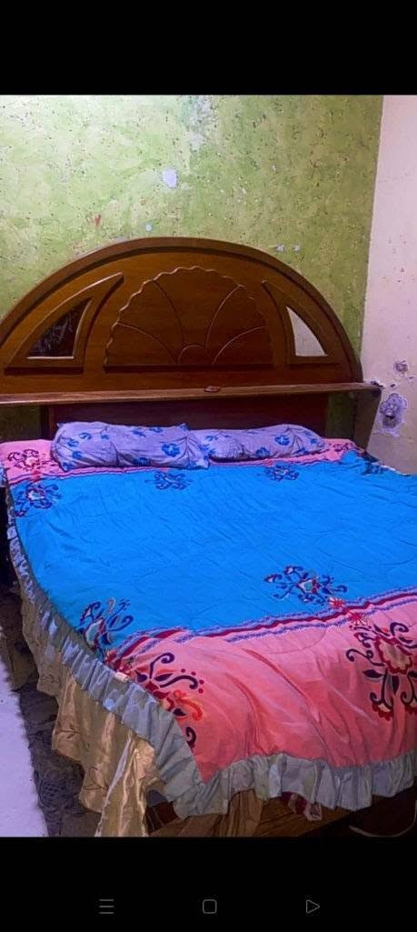 غرفه نوم للبيع كامله ام 6 بيبان مكانها بالزبير السعر 325 وبيها مجال للشراي
