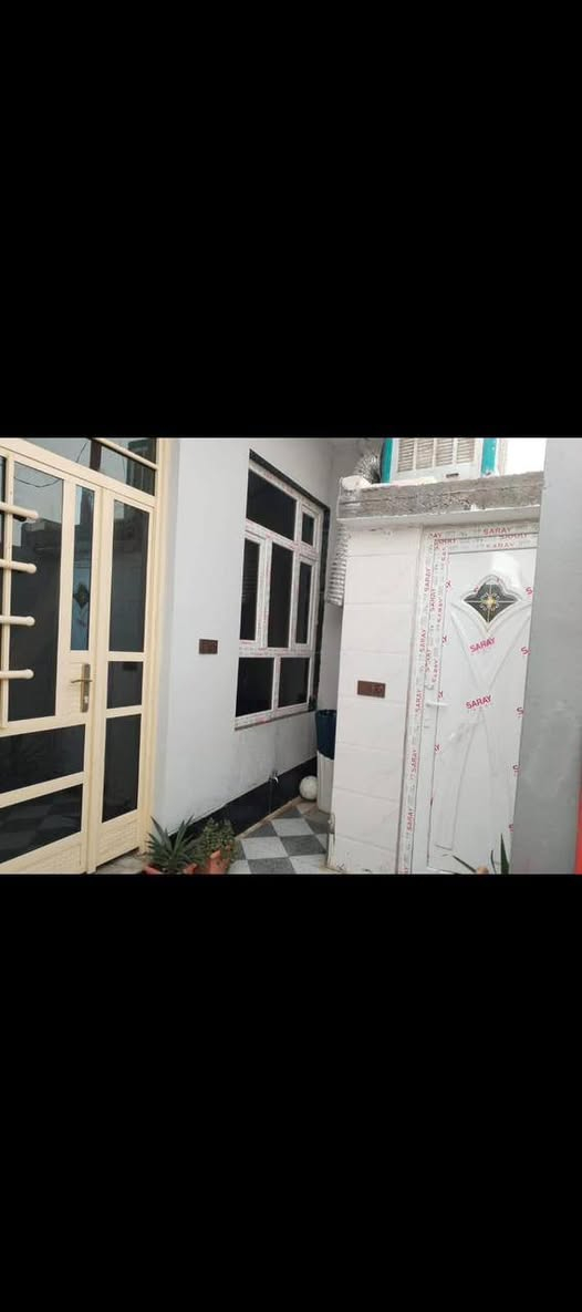 دار للايجار مساحه 100متر طابق واحد غرفة نوم وحده عنوان تحرير الحولي الجزء الثاني ايجاره 250الف بناء جديد للاستفسار ***********
