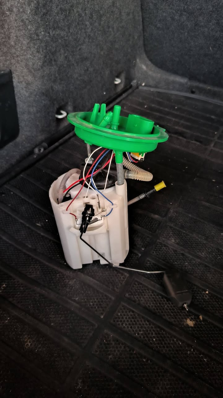 للبيع فدبمات فولكس واجن و اسكودا  أصلية (Fuel Pump Module) 🚗⛽
متوفر لدينا فدمات كاملة أصلية لفولكس واجن و اسكودا بحالة ممتازة ونظيفة جداً، جاهزة للتركيب والفحص.

🔹 أصلية صناعة VW AG

🔹 كاملة مع عوامة قياس البنزين

🔹 مفحوصة وجاهزة للعمل

🔹 مناسبة لعدة موديلات من فولكس واجن و اسكودا 

📦 الكمية متوفرة.  تكدر تشتريلك قطعه و اتخلي احتياط لان الجو حار و بانزين تعبان 

ملاحضة اكثر سيارات الالماني يتبدل فدبم كامل لان يجي كبس 

📍 التواصل على الخاص أو الاتصال للاستفسار.
***********
