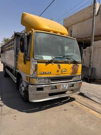 هينو • موديل ٢٠٠١ • مكينة ٨٠