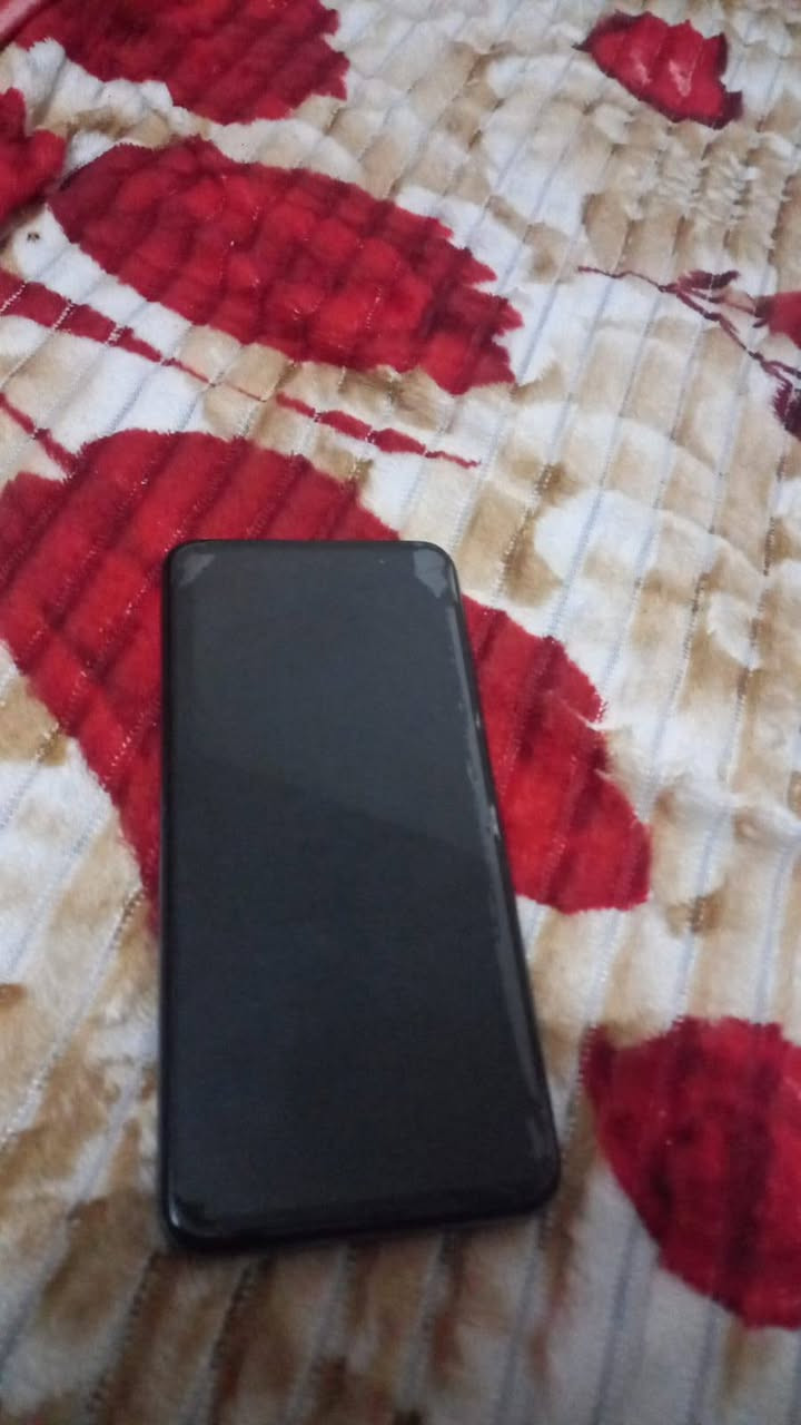 مكلفه بلنشر  متواجده خط ***********  سلام عليكم مبايل هواوي البيع ذاكره128 بي سبب  يطلع خطوط بشاشه السعر 50 وبي مجال مكاني كربلاء دار الايتام
