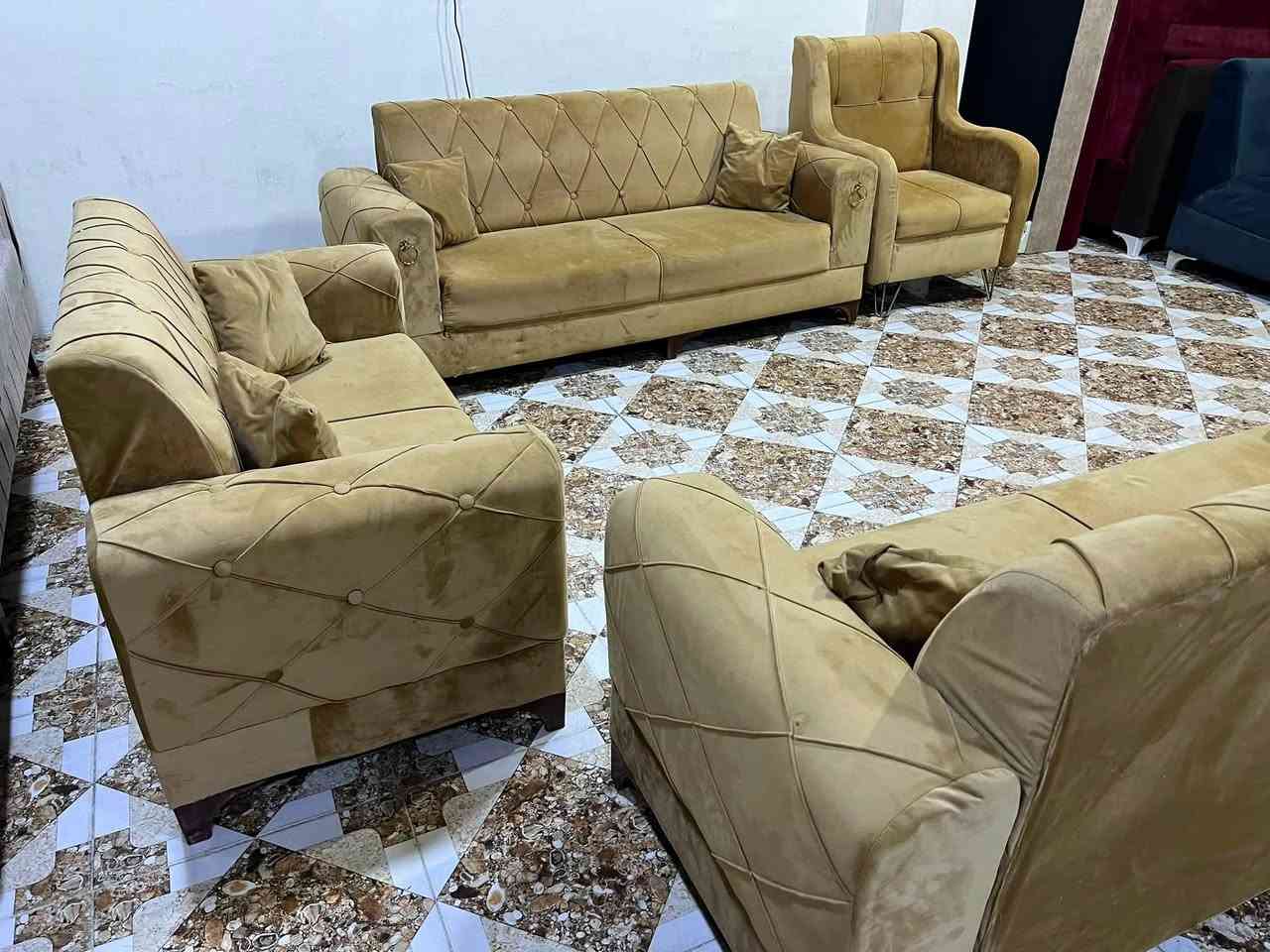 فرؤشتني خيرا
ئةم تاقم قةنةفة ١٠نةفةريية
بؤفرؤشتن بازاريية سةعريشي 
١٢٥هةزار كئ زووهات پيرؤزيبيت 
ژم***********
شوين كةلار
