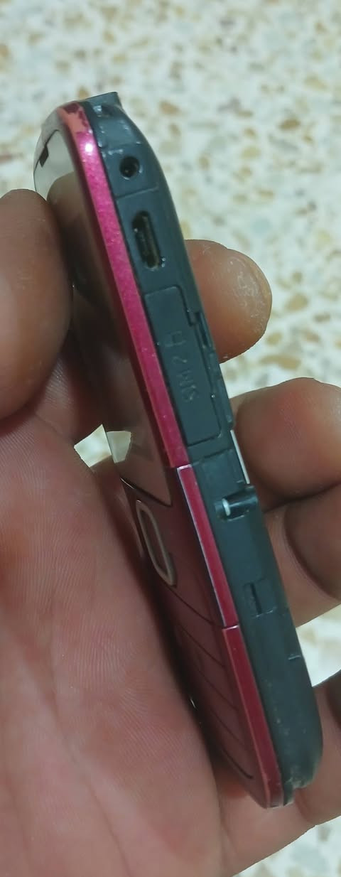 سلام عليكم جهاز نوكيا c2 مامفتوح باب اول نقص بطارية دبل سيم كارت ورام باب اول سعر 40 رقمي *********** مكاني بغداد
