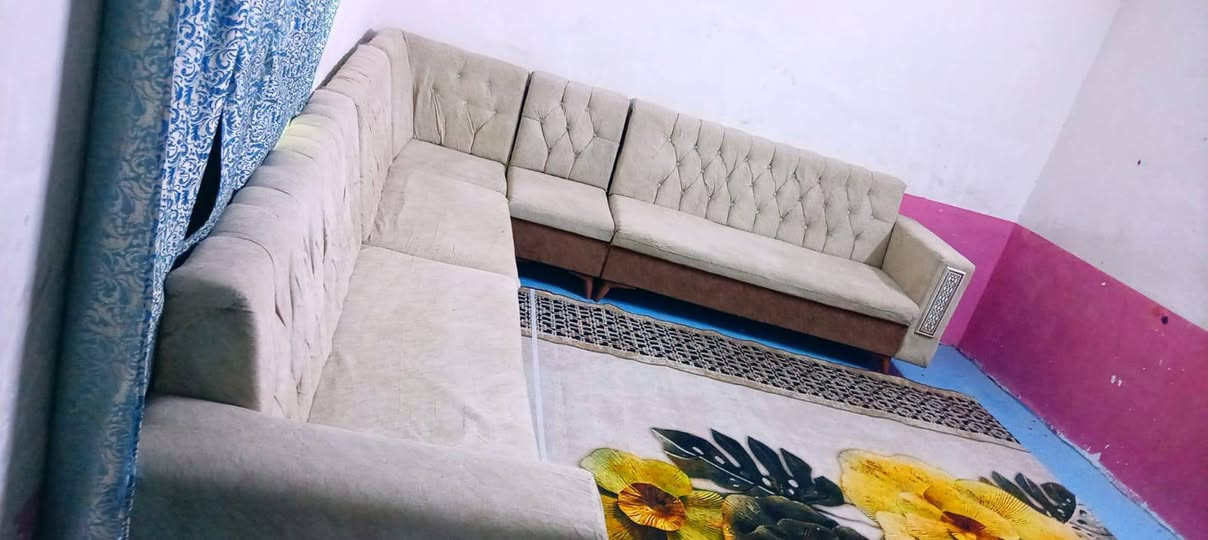ديوان للبيع تزكام كلش نضيف  10مقاعد السعر 225العنوان كربلاء بدايت الامن الداخلي يوجد توصيل داخل كربلاء الستفسار ***********
