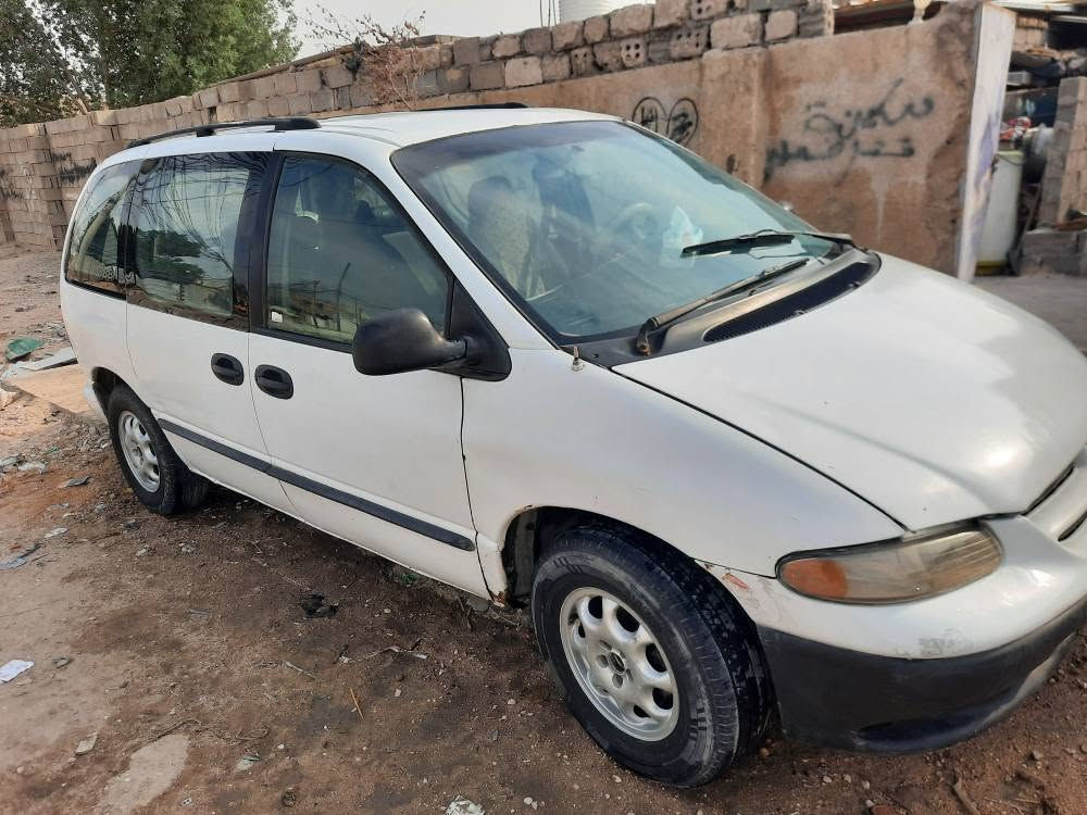 للبيع أو المراوس، دوج كرفان (Dodge Caravan) سبعة راكب، موديل 2000، بمواصفات وحالة جيدة.

🔹 المواصفات والتفاصيل:
🚗 النوع: دوج كرفان، 7 راكب.
📅 الموديل: 2000.
🔧 المحرك والكشر: خير من الله.
⚡ الصدر والكهربائيات: كلهن شغالات.
🔢 رقم إنكليزي، بغداد.
✨ السيارة حلوة ونظيفة.

⚠️ ملاحظة: فقط، فقط، فقط الكير كايم وتحتاج الى كير، .
💰 السعر: 33 ورقه وبيها مجال... 

  التواصل.
📍 الموقع: كربلاء المقدسة.
📞 للاتصال والاستفسار:
***********
🤝 البيع أو المراوس حسب القناعة، والرزق على الله.
 والله يرزق الجميع. كربلاء, العراق
