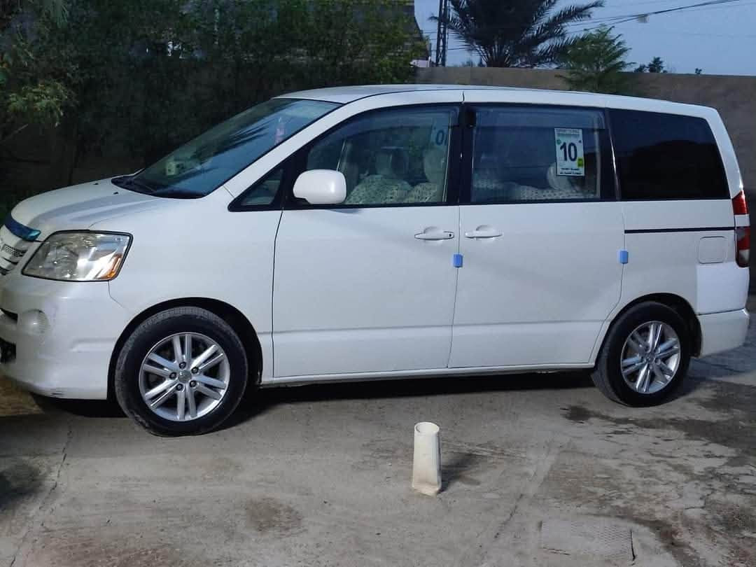تويوتا نوها (Toyota NOAH) – خيارك  للعائلة والعمل!
​ سيارة تجمع بين الراحة المطلقة ، والمساحة الواسعة، والاعتمادية العالية ياباني 2004 اصل  اترايك وين ما يعجبك ،  ممتازة جداً للعوائل وتعتبر مشروعاً استثمارياً ناجحاً كـ "خط طلاب" للمدارس والجامعات.
​أبرز المواصفات:
​المحرك: 4 سلندر  (قوة واقتصادية ممتازين).
​الكير: أوتوماتيك.
الوقود: بنزين عادي.
​اللون: أبيض ملكي.
​السعة: 7 راكب 
​التكييف: تبريد 3 قطع ❄️ (توزيع مثالي للبرودة في أشد أيام الصيف).
​الأبواب: سلايد جانبية لسهولة الصعود والنزول.
​التقنيات والتجهيزات: نظام صوتي، نوافذ ومرايا كهربائية، إنارة أمامية قوية مع كشافات. زنون
مشروع وطني تحويل مباشر 
​ الكير والمحرك بالكارتون ، الحدادية جديدة باتري جديد تخم تايرجديد ، مكفولة كفالة عامة وبدون صبغ. 
​الملاحظات: توجد ضربة خفيفة جداً تحت فوهة البنزين فقط.
​المعاينة: حالة السيارة ممتازة والواقع أفضل برهان بعد الفحص والمعاينة.
​معلومات البيع والتواصل:
​الموقع: الناصرية – الغراف
بصرة _ ياسين خريبط 
​السعر: ٨٥ ورقة وبية مجال 
​للتواصل والاتصال أو الواتساب: ***********
