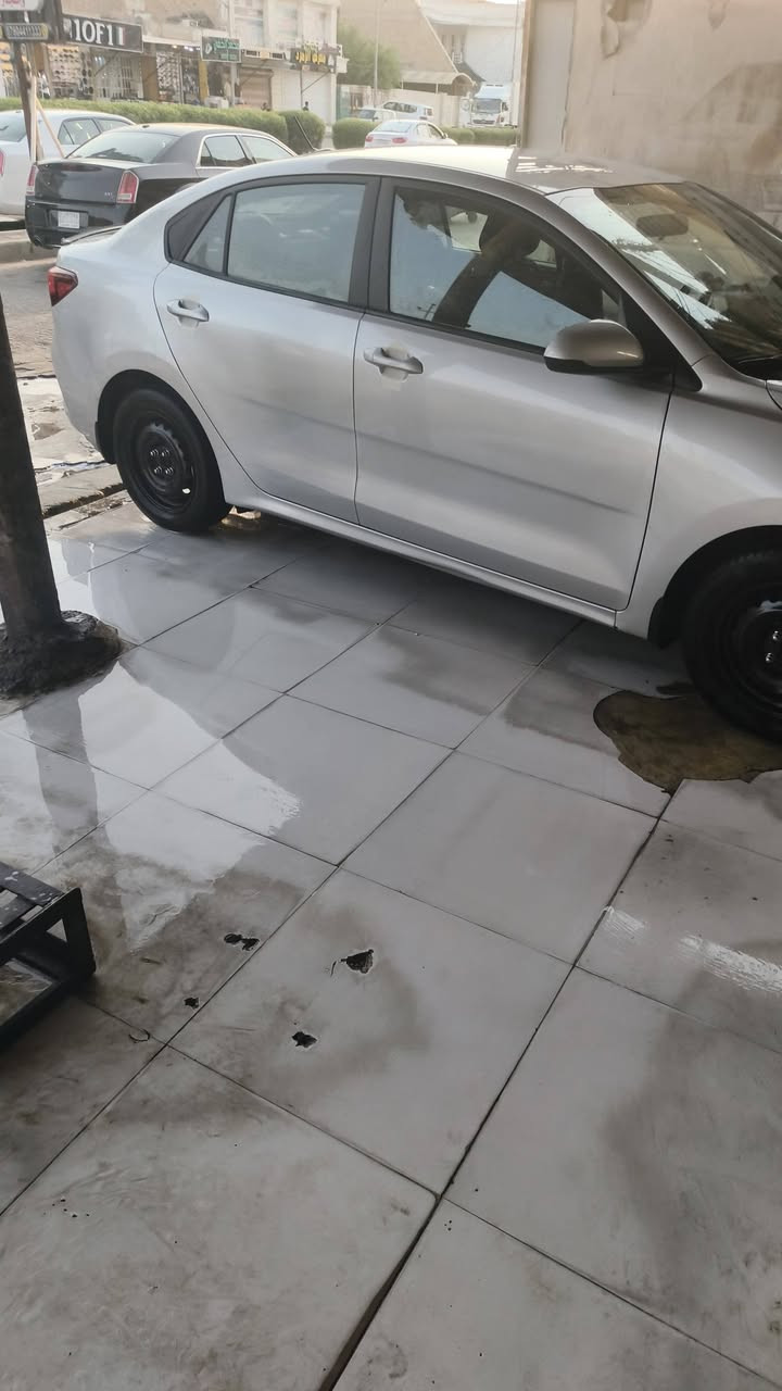 السلام عليكم كيا ريو للبيع موديل 21 ماشيه 62 السعر 105 @***********

نص مكتوب في الصور:
- 2021 KIA Rio, ... bid.cars
- 2021 KIA Rio, ...
- bid.cars
- 2 / 10
- 9 / 10
- أنت
- ٢٠٢٠/١٢/٢٦، ٦:٤٥ م
- رد