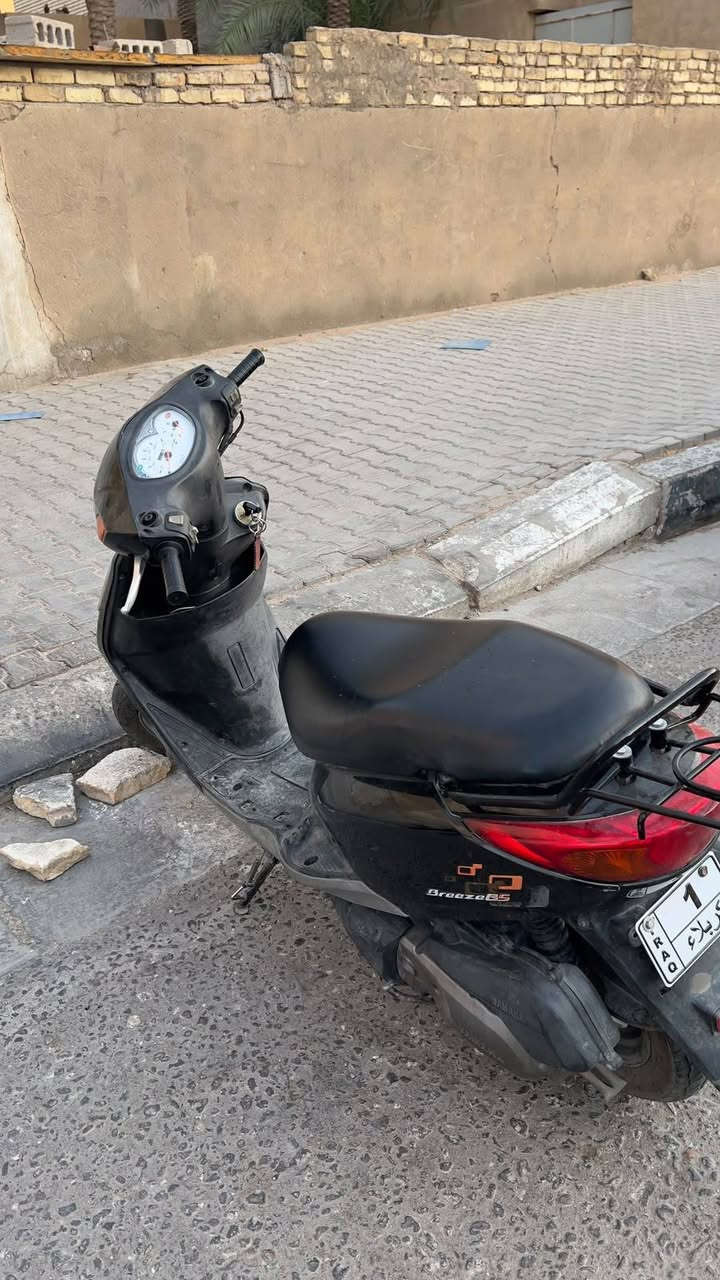 دراجه بريز ياباني للبيع اخت الجديده ذاك اليوم اخذتهه ما ماشيه هواي كلشي بيهه بلادي مكينة الدراجه مكفوله مابيهه بس صوت بل خرز ولباقيي كلهه مابي شي المهم الدراجه عارضهه ٨٥٠ وبيهه فرق بسيط الشراي يجي خاص ولموو شرايي لا يدخل ***********
